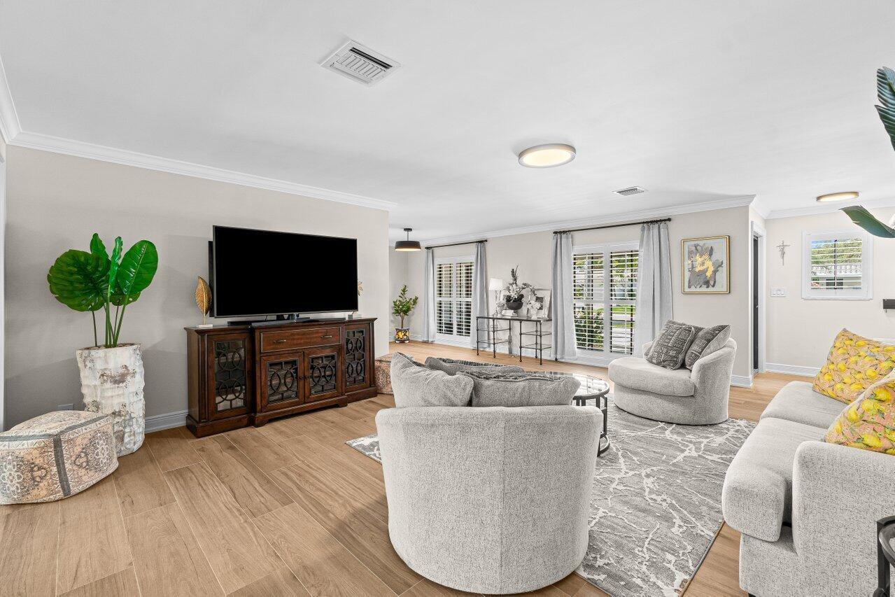 800 SW 5TH Street