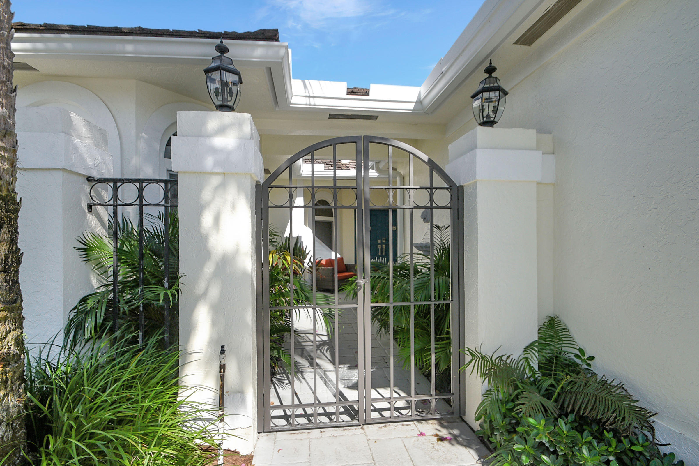 2490 Muir Circle