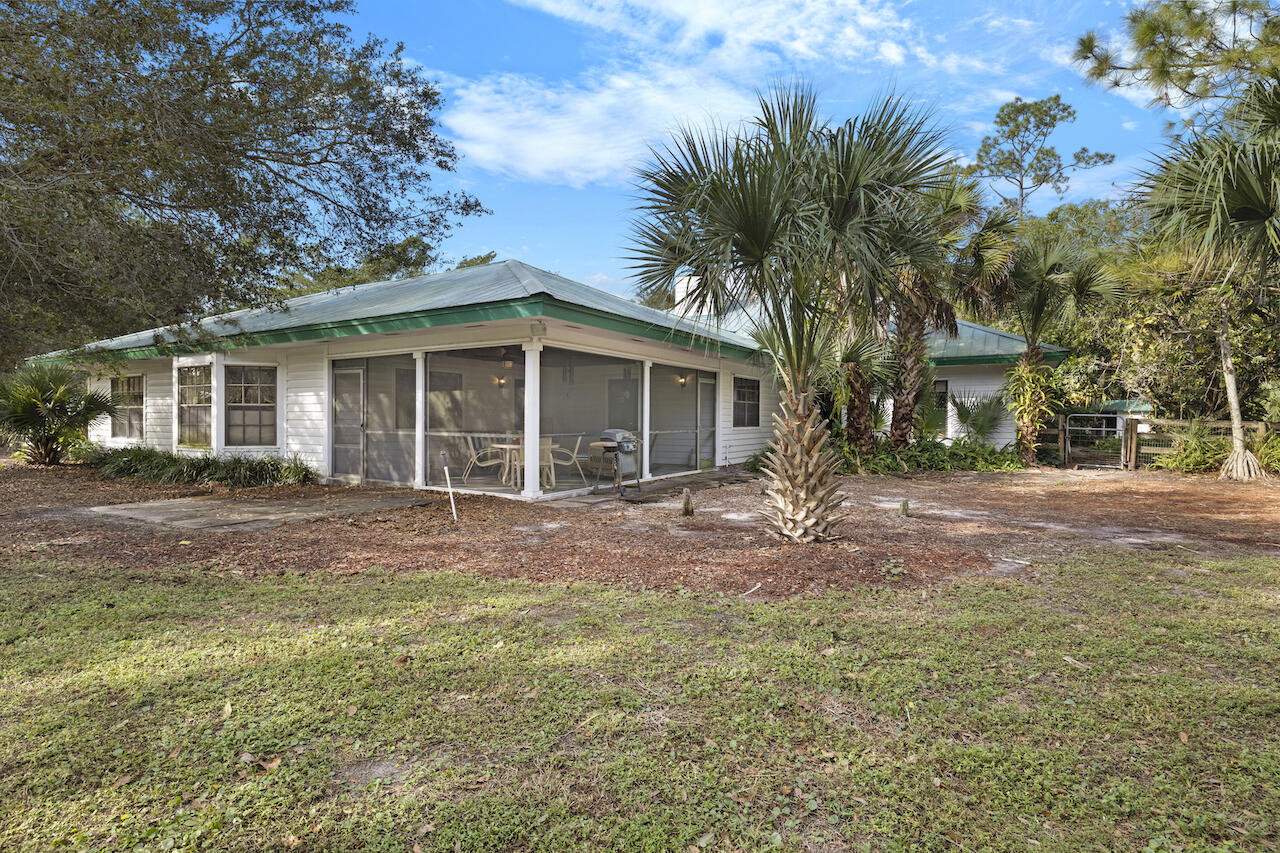 700 E Rambling Drive