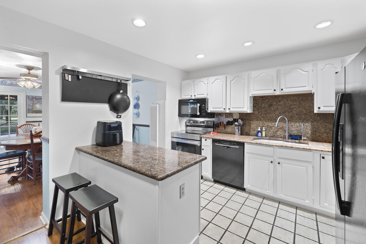 700 E Rambling Drive