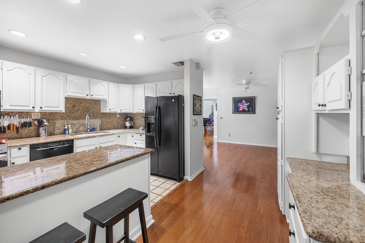 700 E Rambling Drive