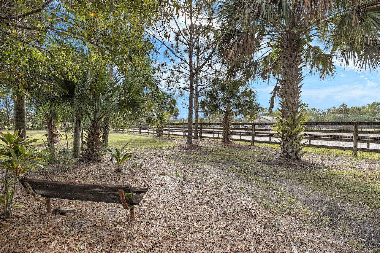 700 E Rambling Drive