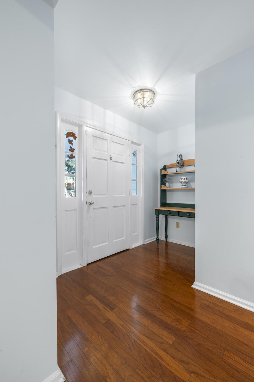 700 E Rambling Drive