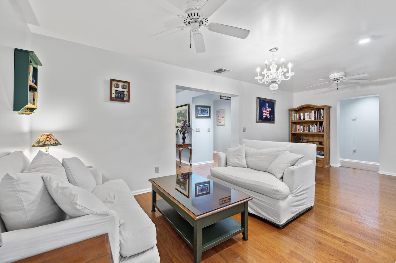 700 E Rambling Drive