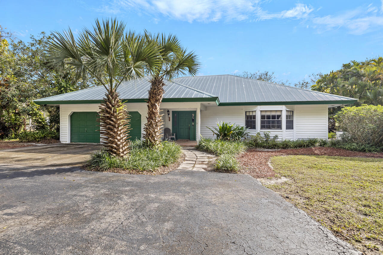 700 E Rambling Drive