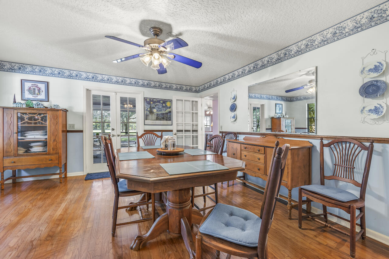 700 E Rambling Drive