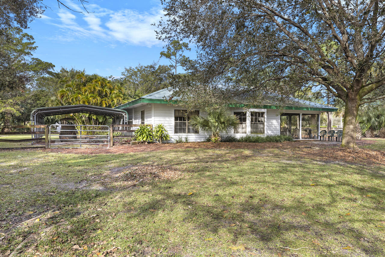700 E Rambling Drive