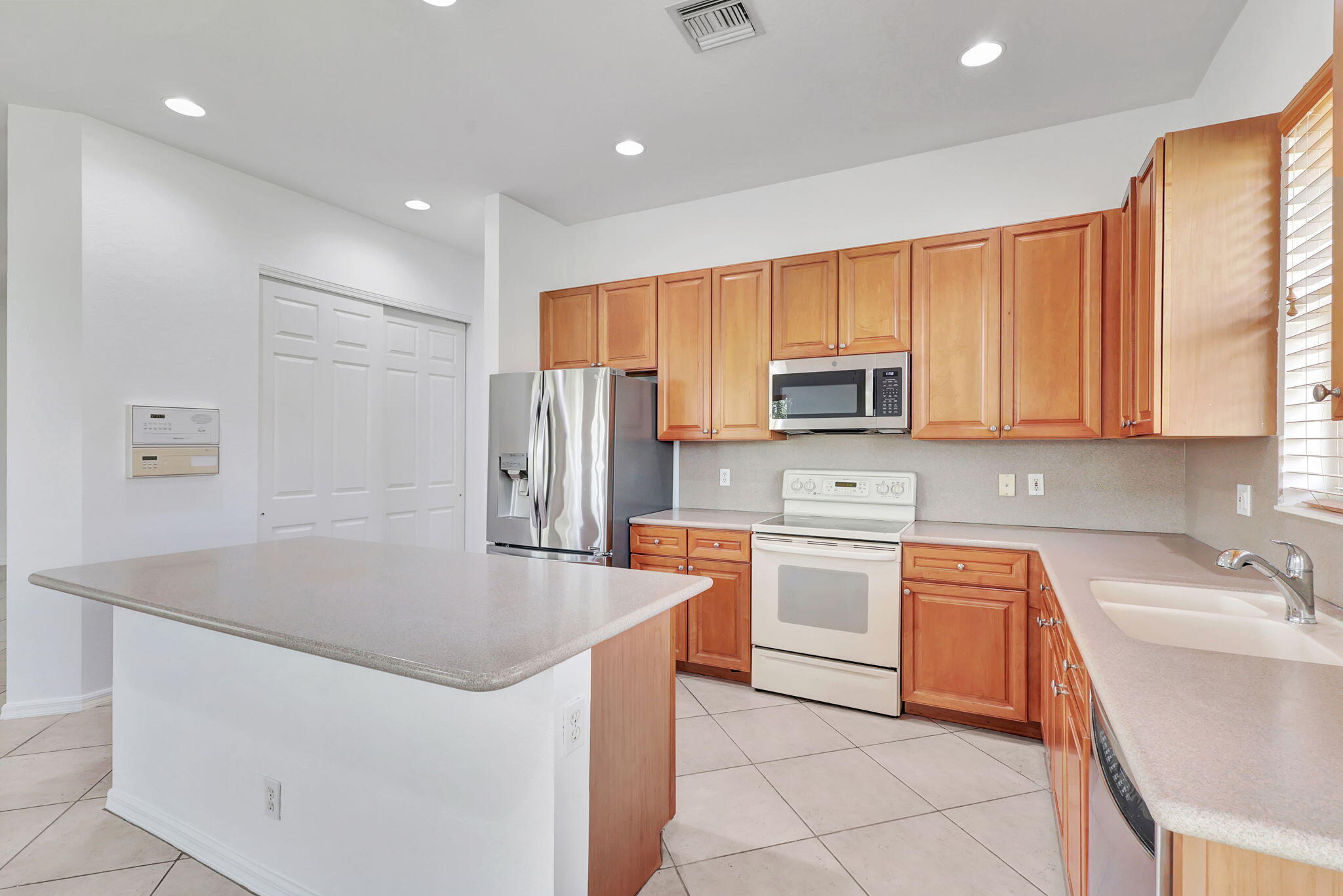 4001 Bahia Isle Circle