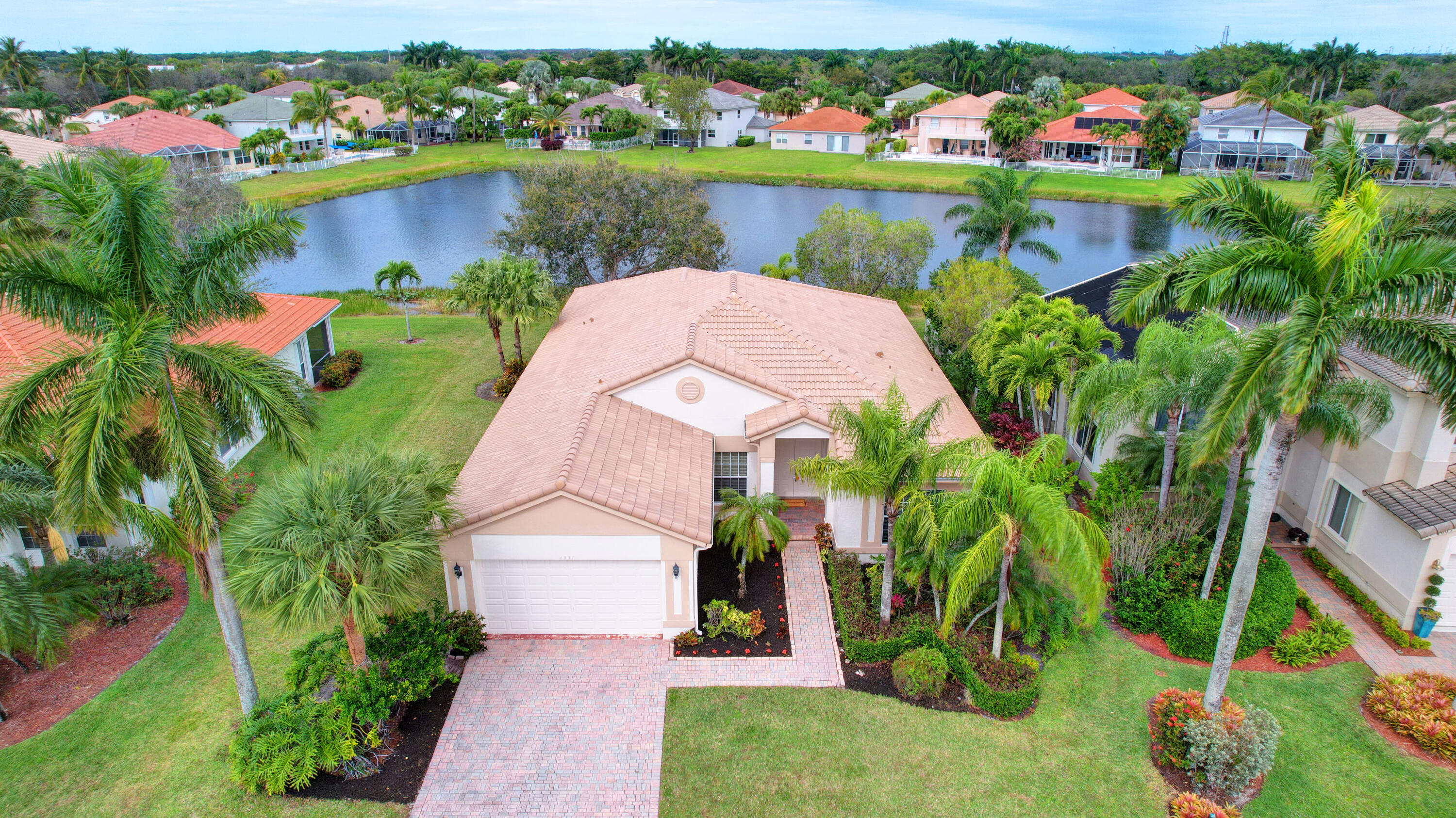 4001 Bahia Isle Circle