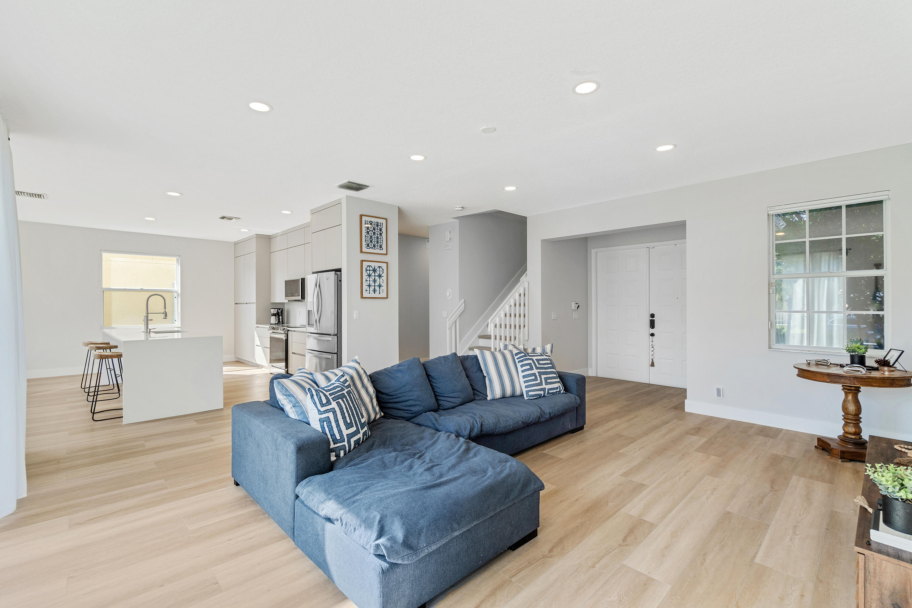 152 Kensington Way