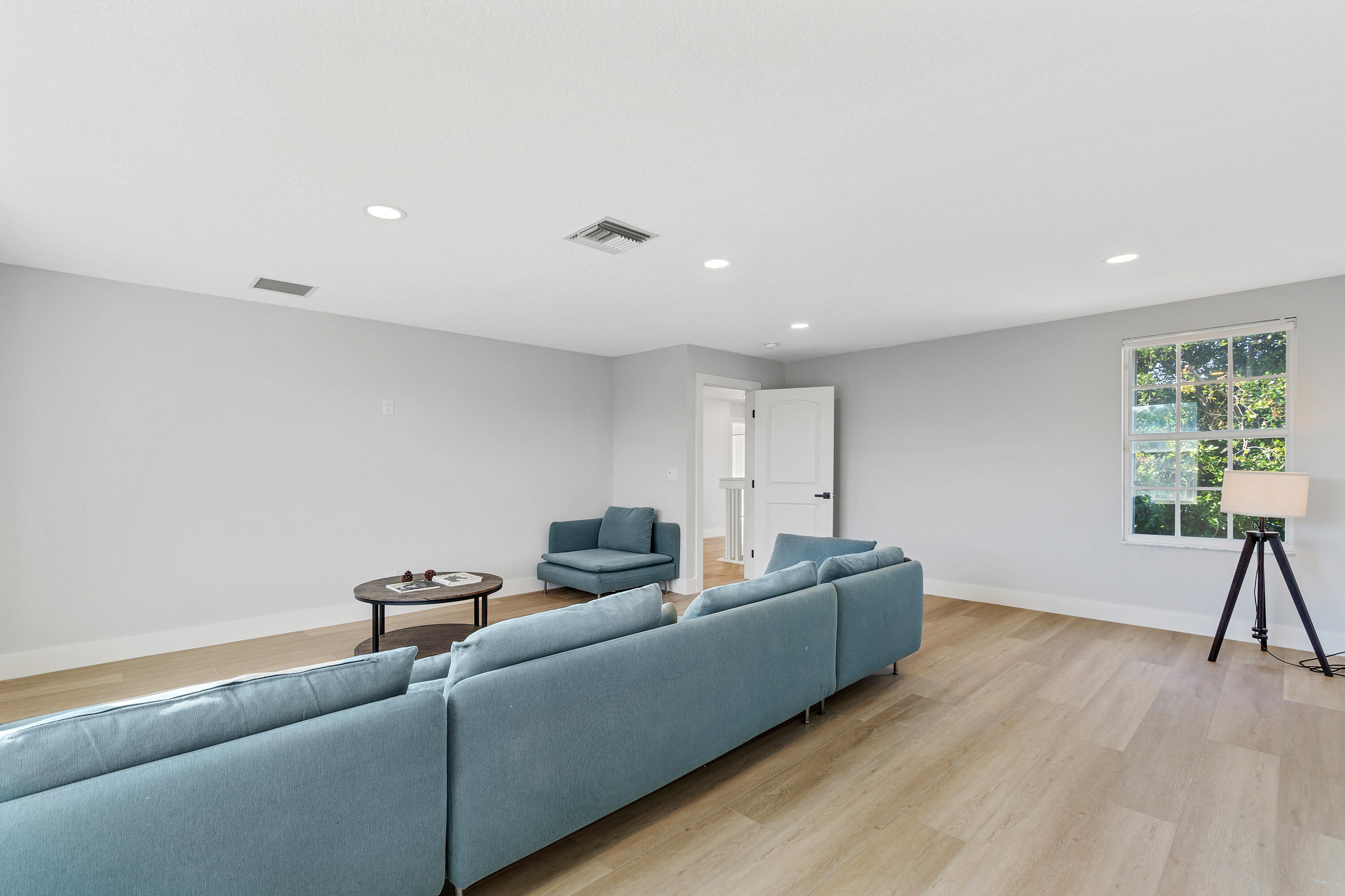 152 Kensington Way