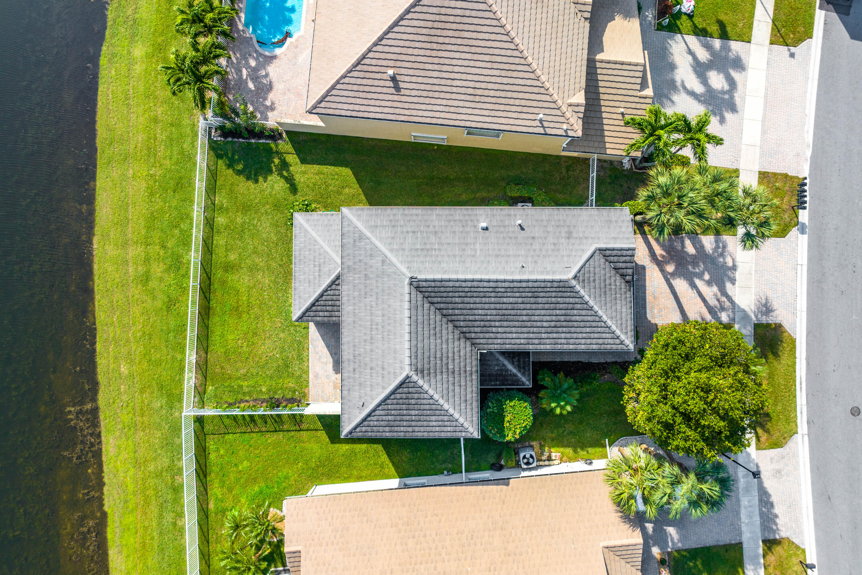 152 Kensington Way