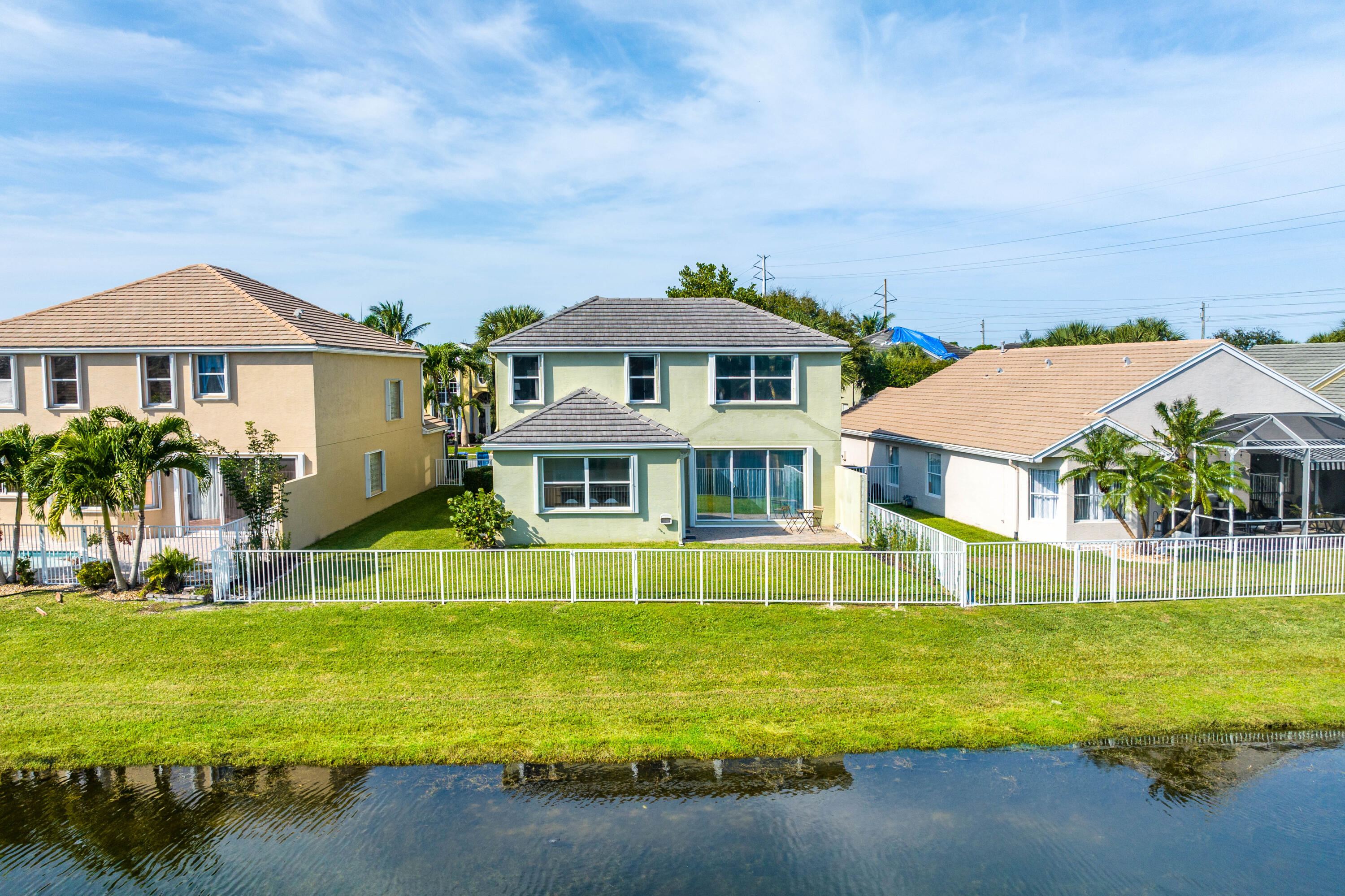 152 Kensington Way