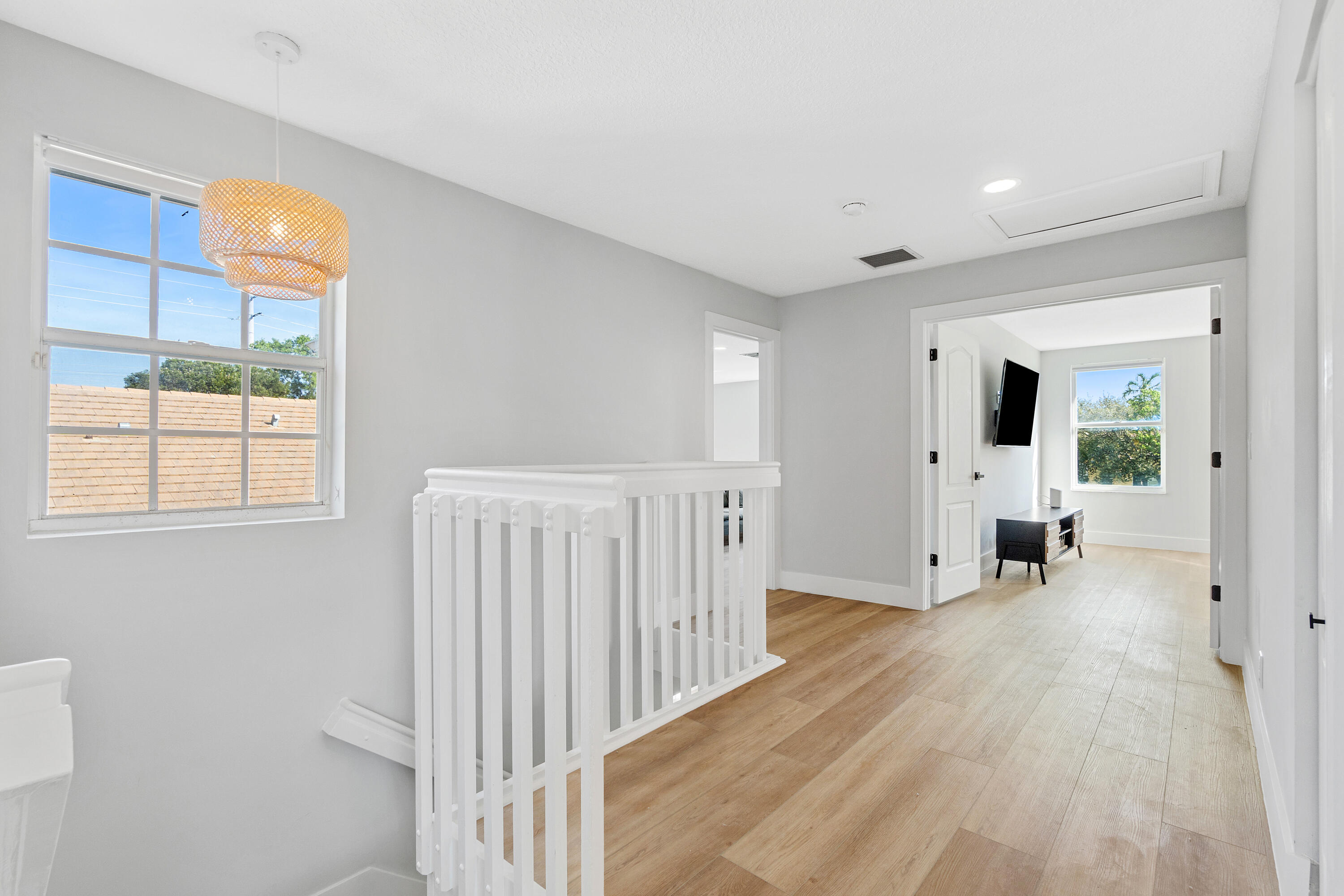152 Kensington Way