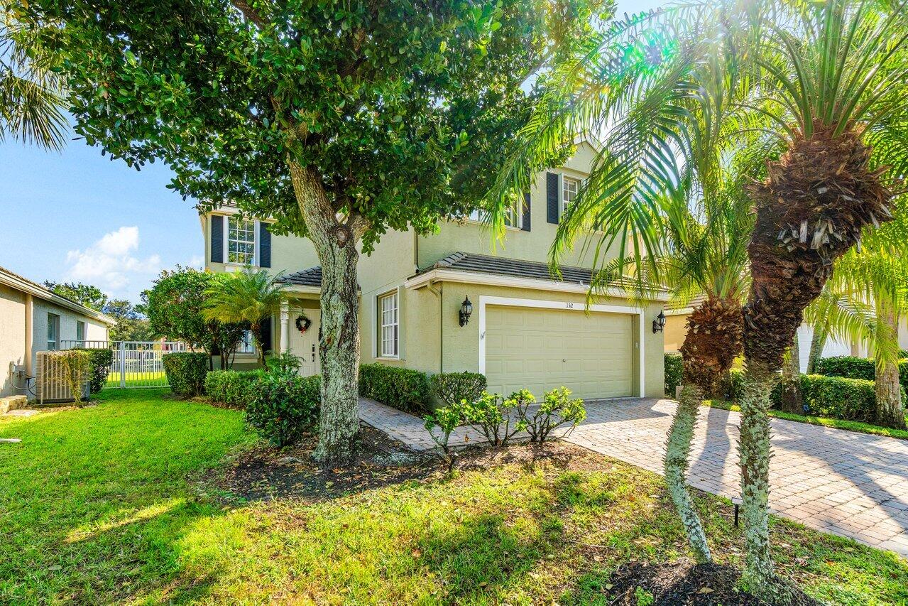 152 Kensington Way