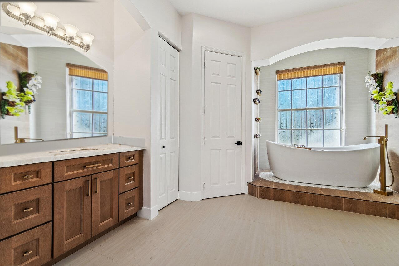 11803 Osprey Pointe Circle