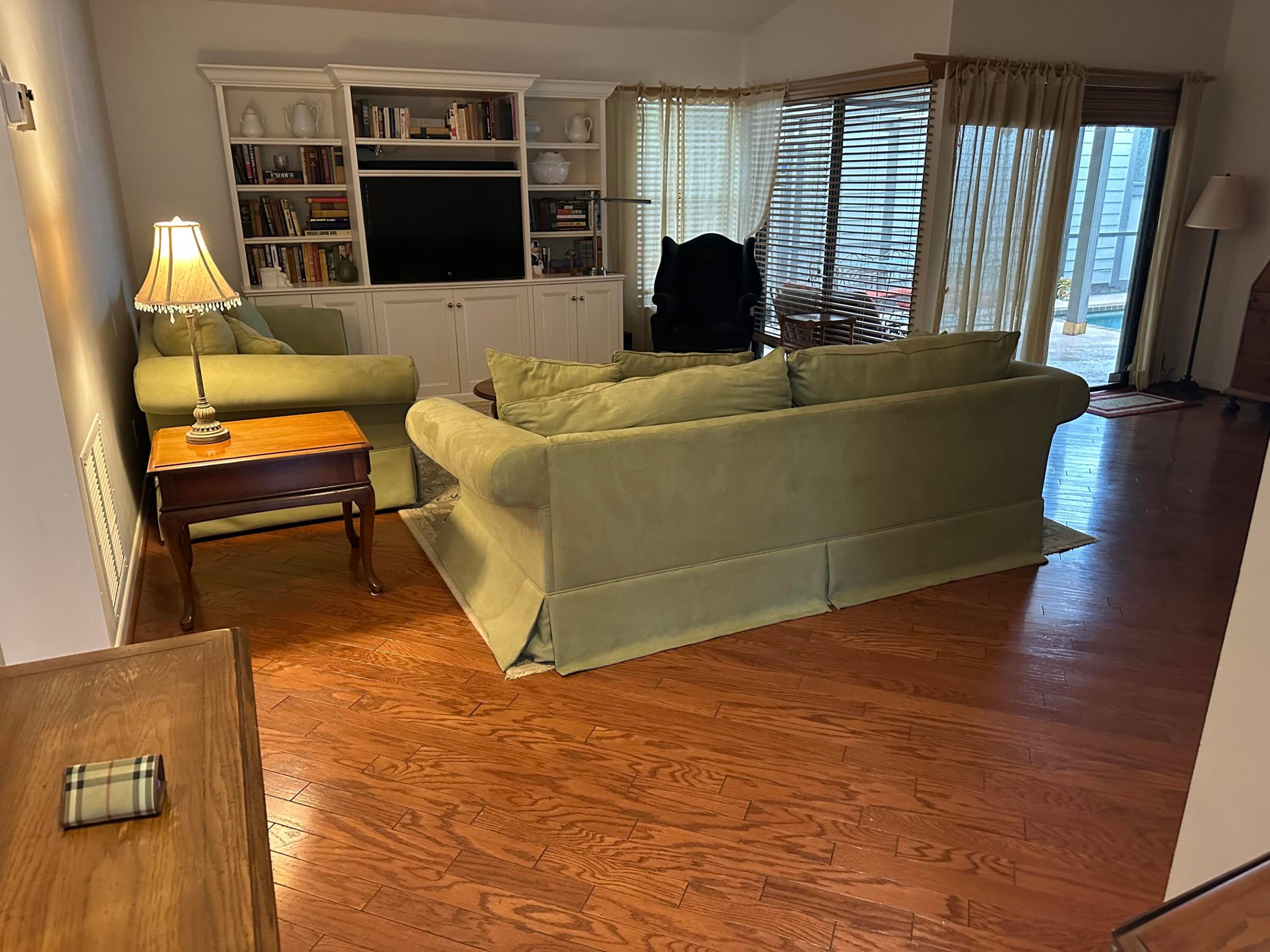 2566 Bedford Mews Drive