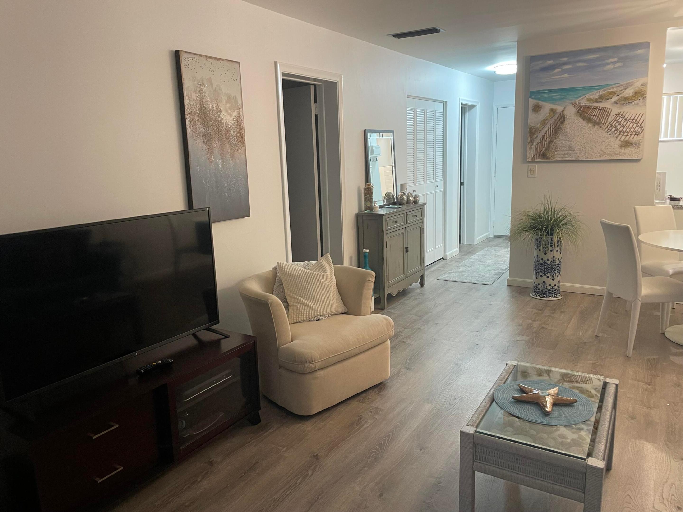 2811 Garden Drive S 304