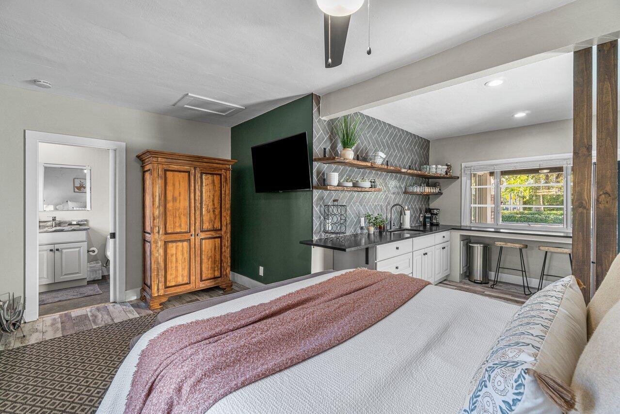 706 Sunset Road
