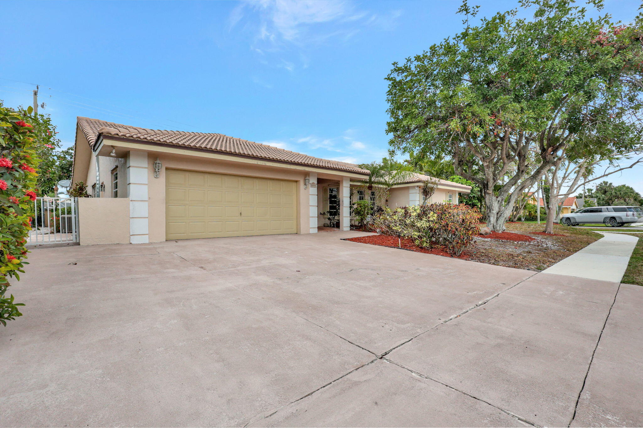 2198 Amesbury Circle