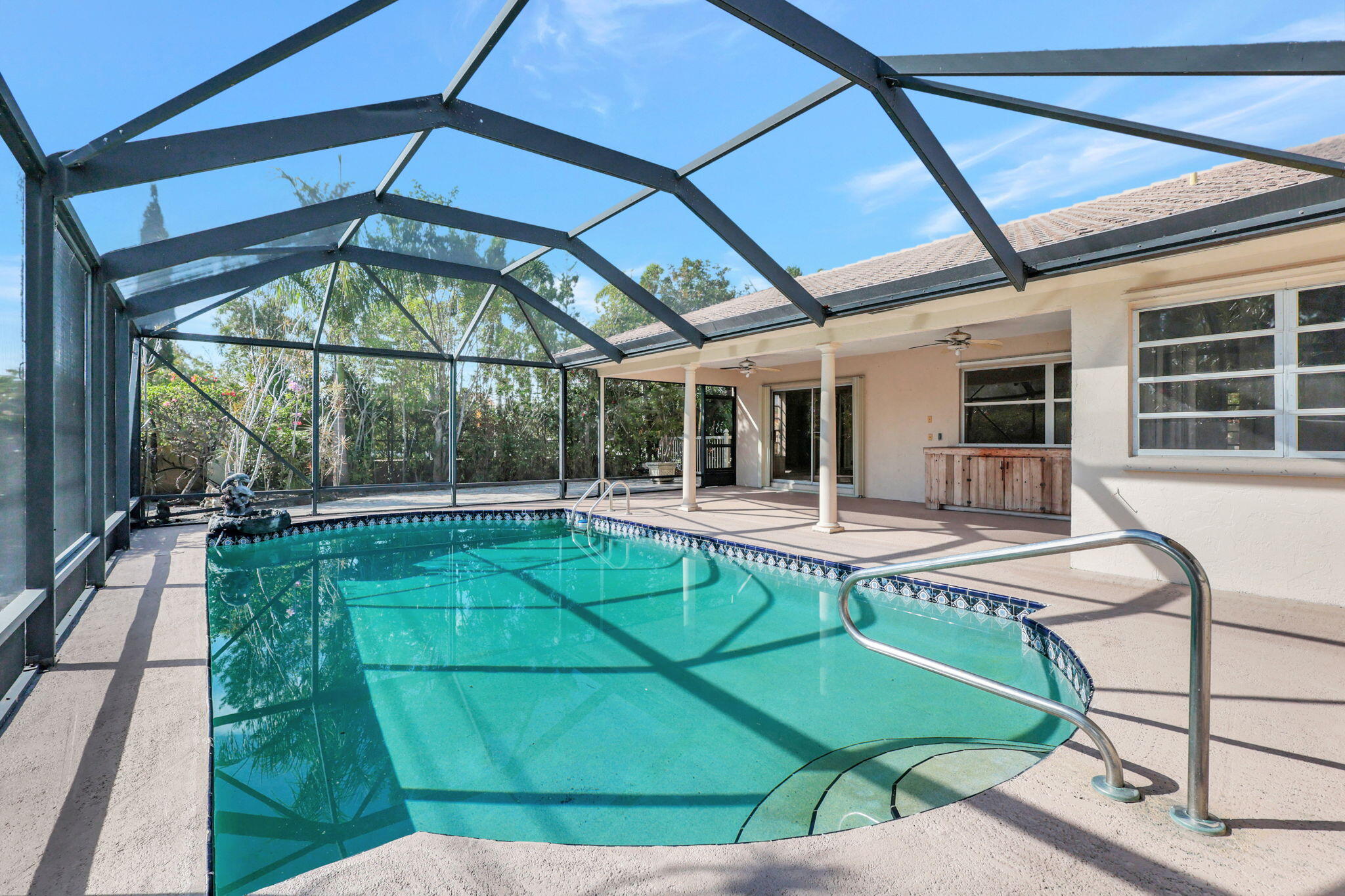 2198 Amesbury Circle