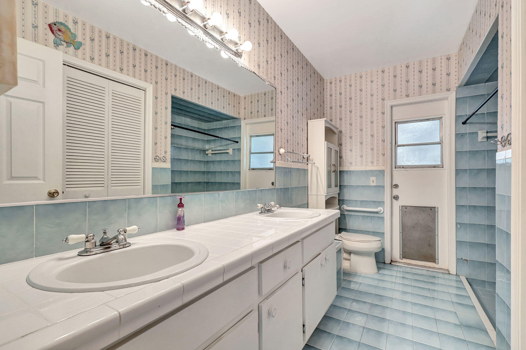2198 Amesbury Circle