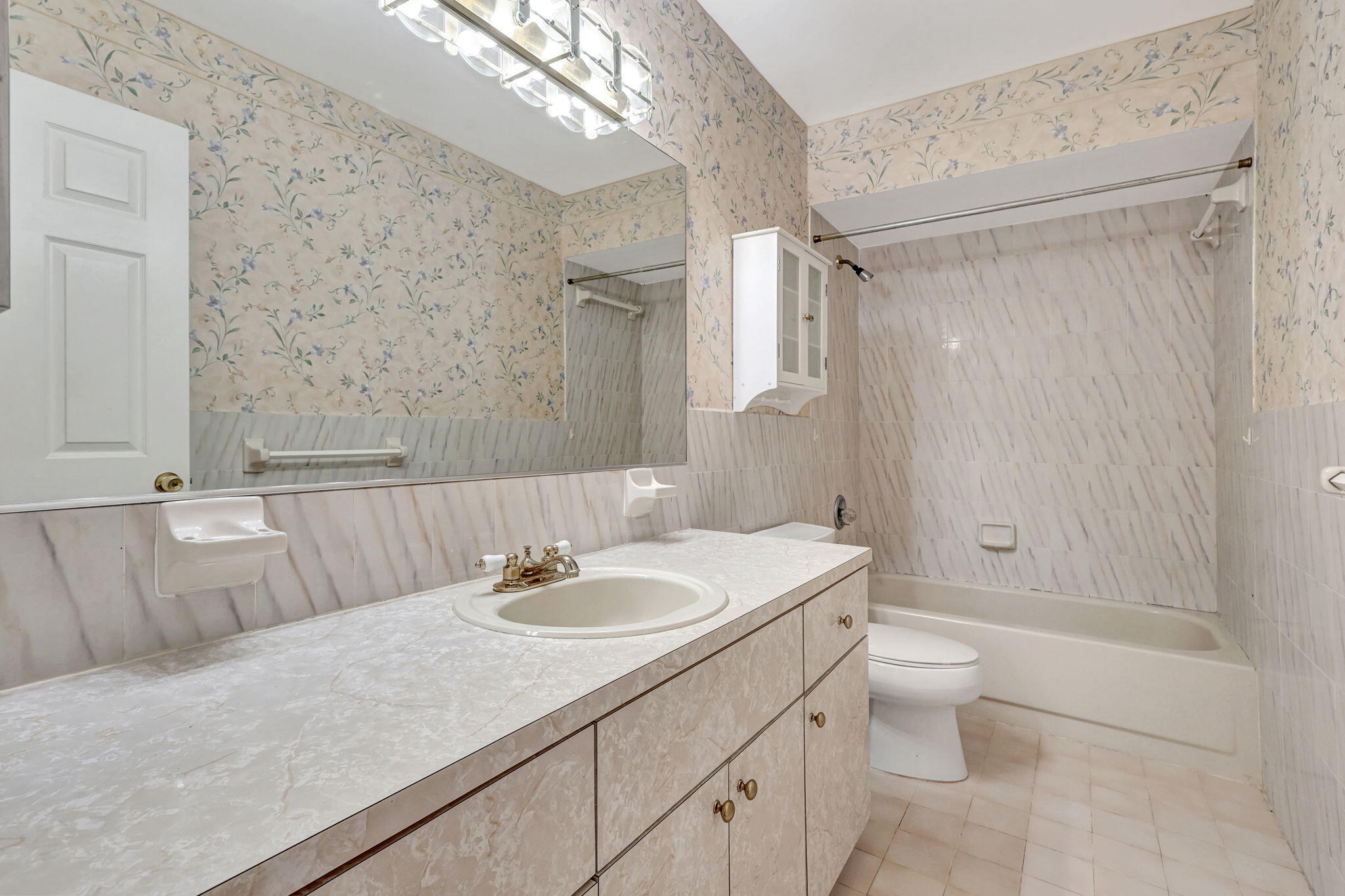 2198 Amesbury Circle