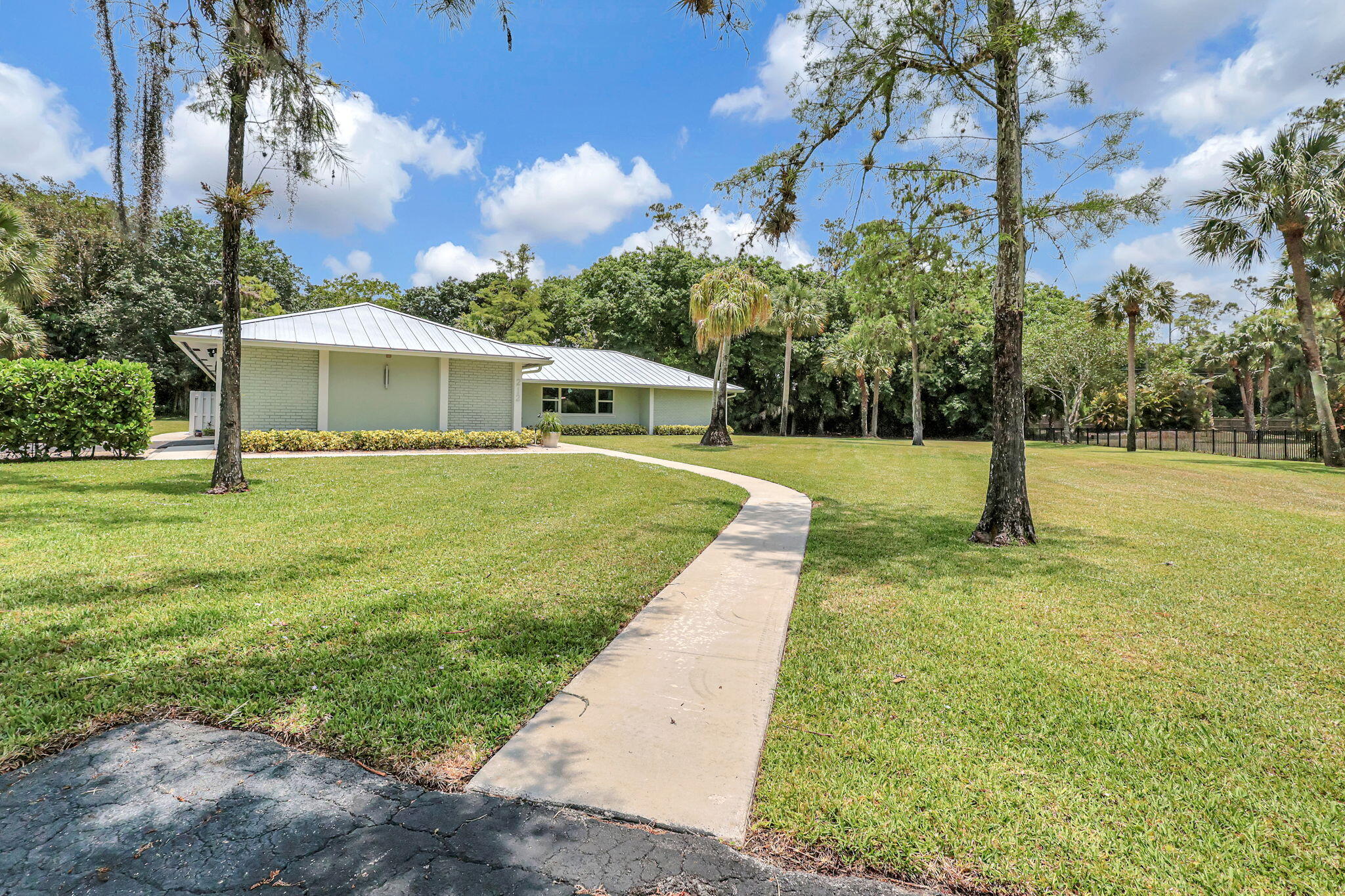 212 Forester Court