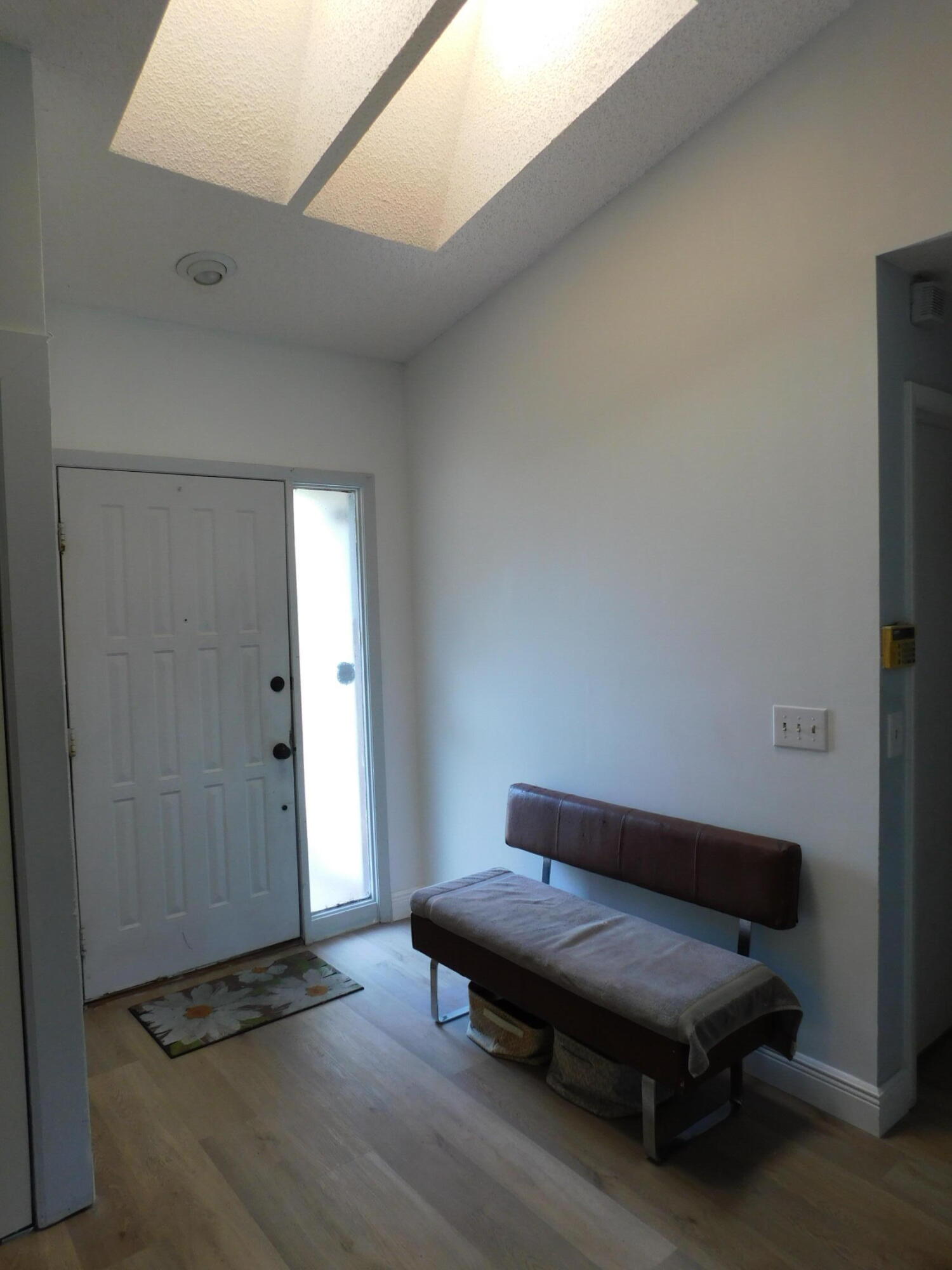 454 Knollwood Court