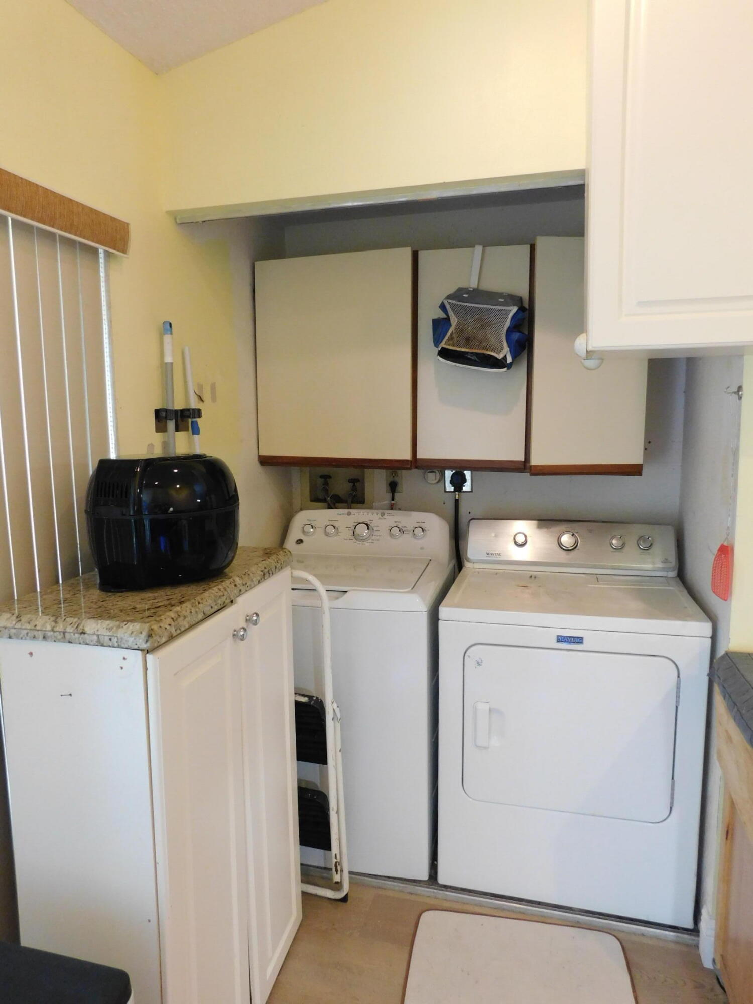 454 Knollwood Court
