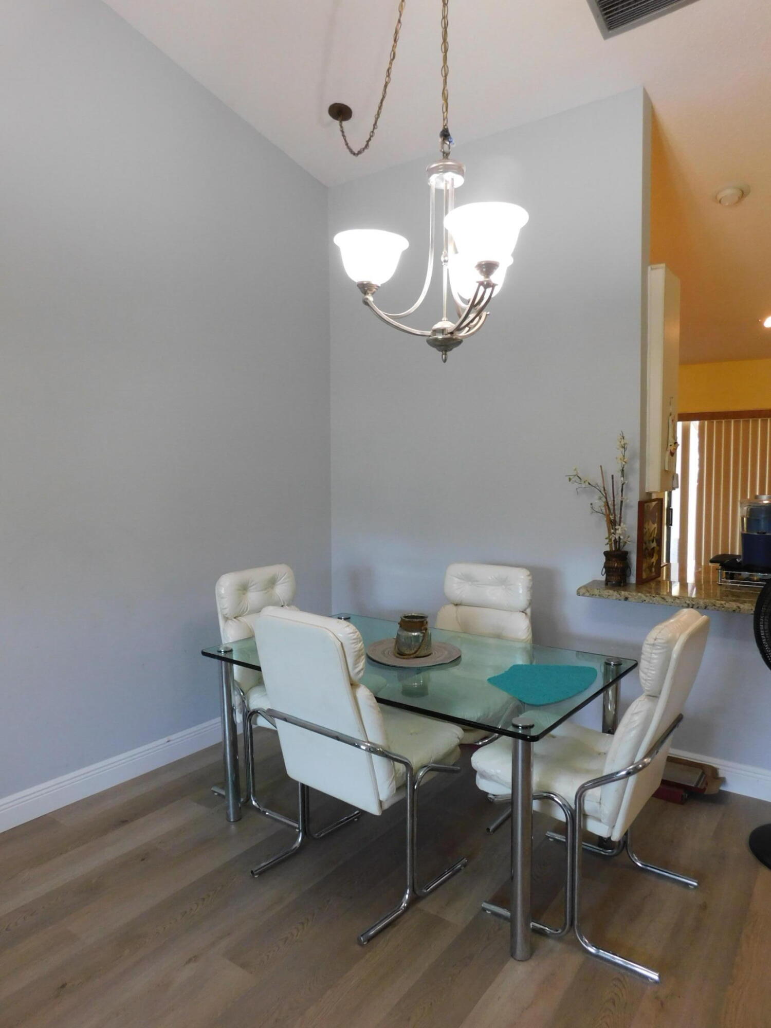 454 Knollwood Court
