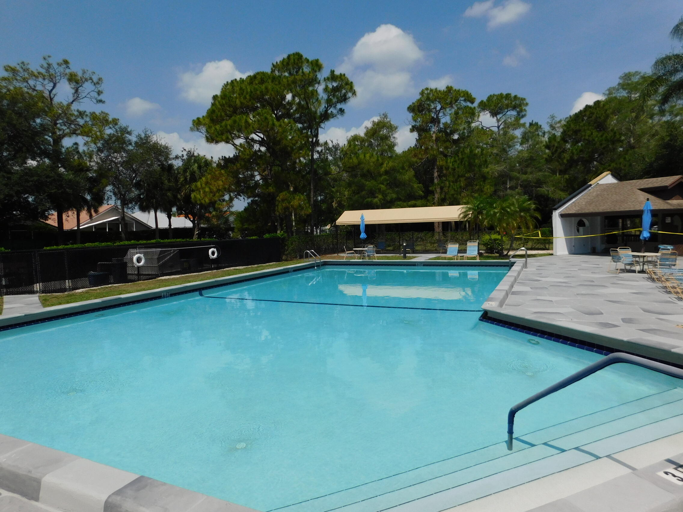 454 Knollwood Court