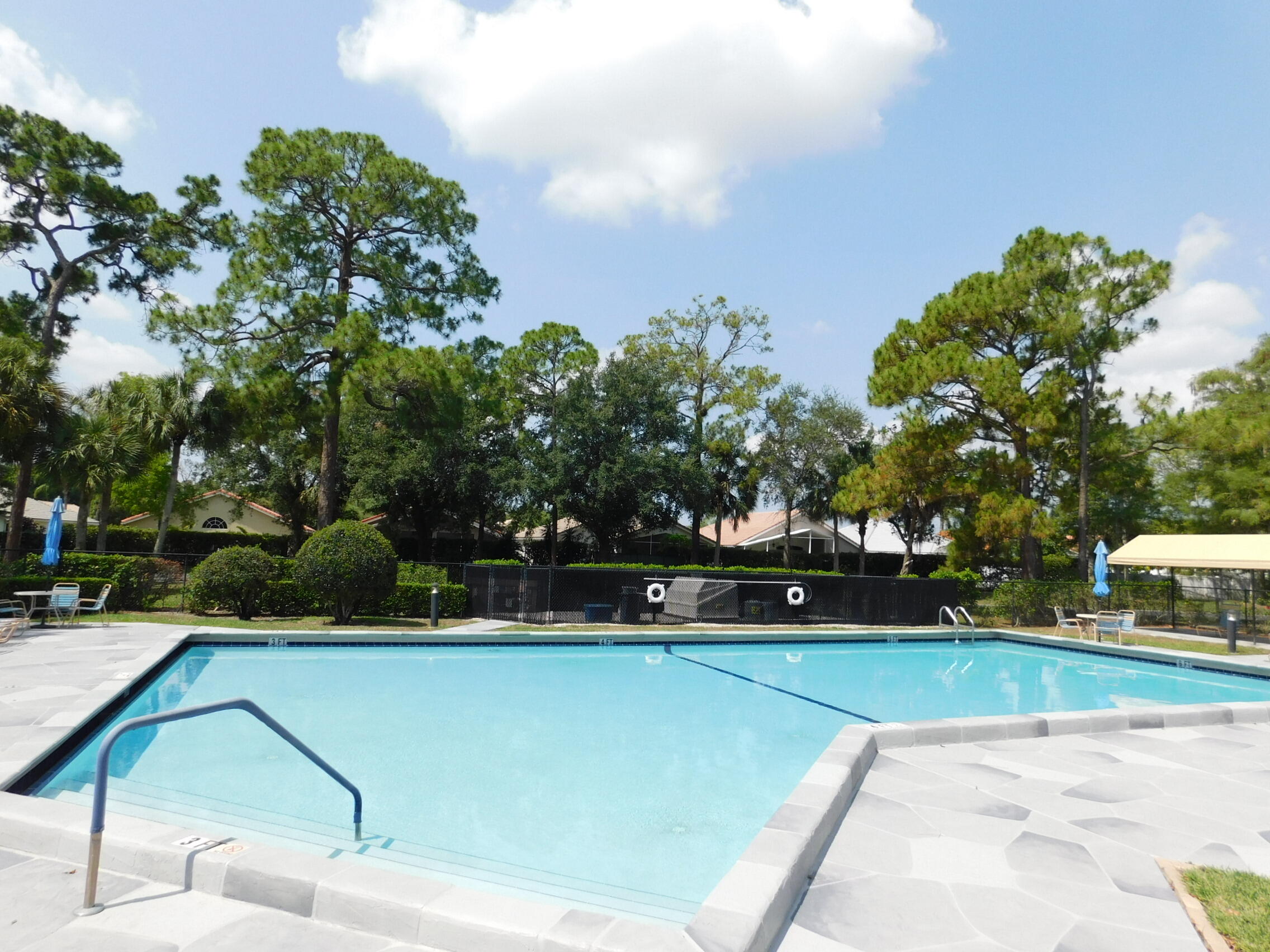 454 Knollwood Court