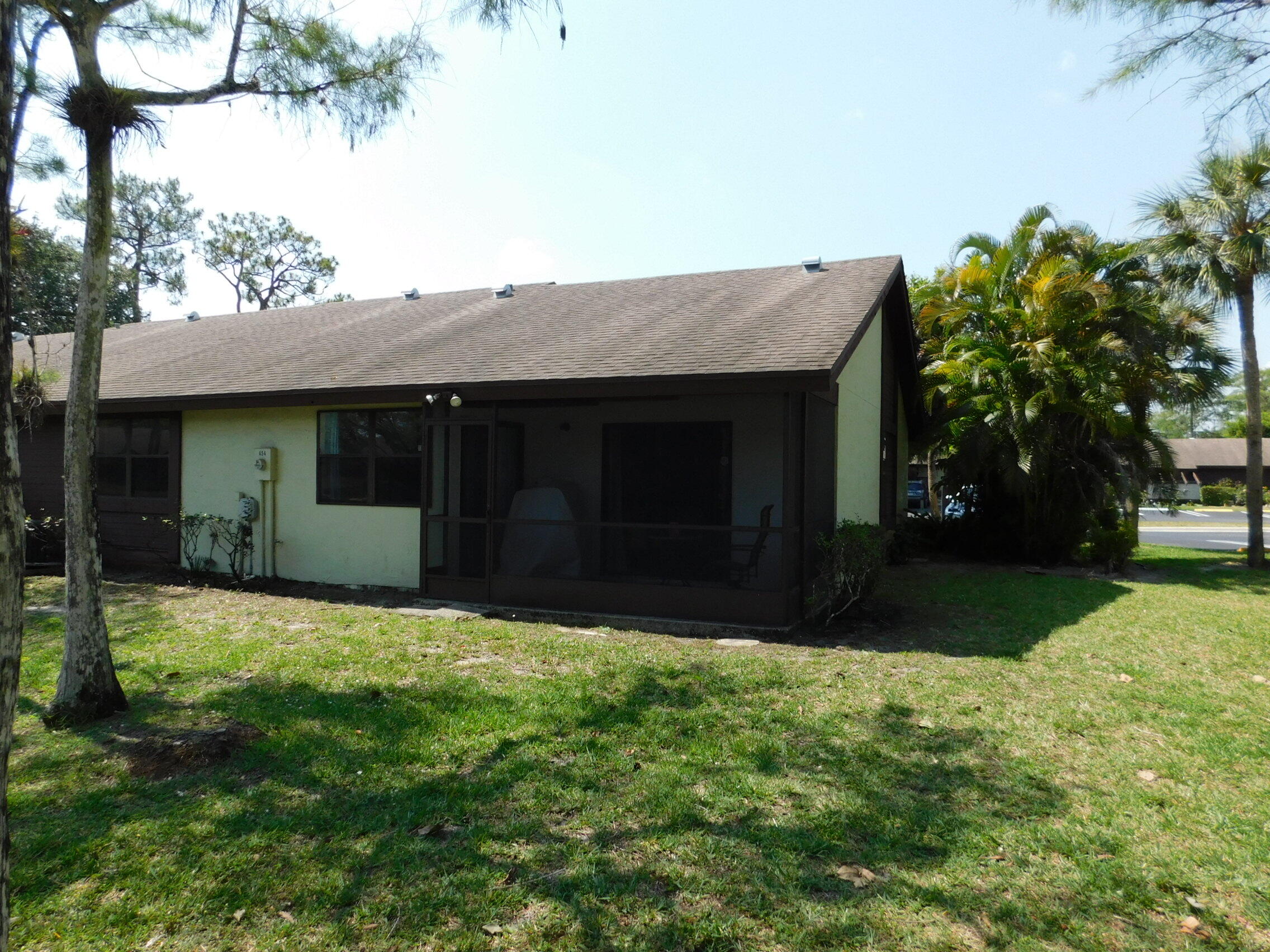 454 Knollwood Court