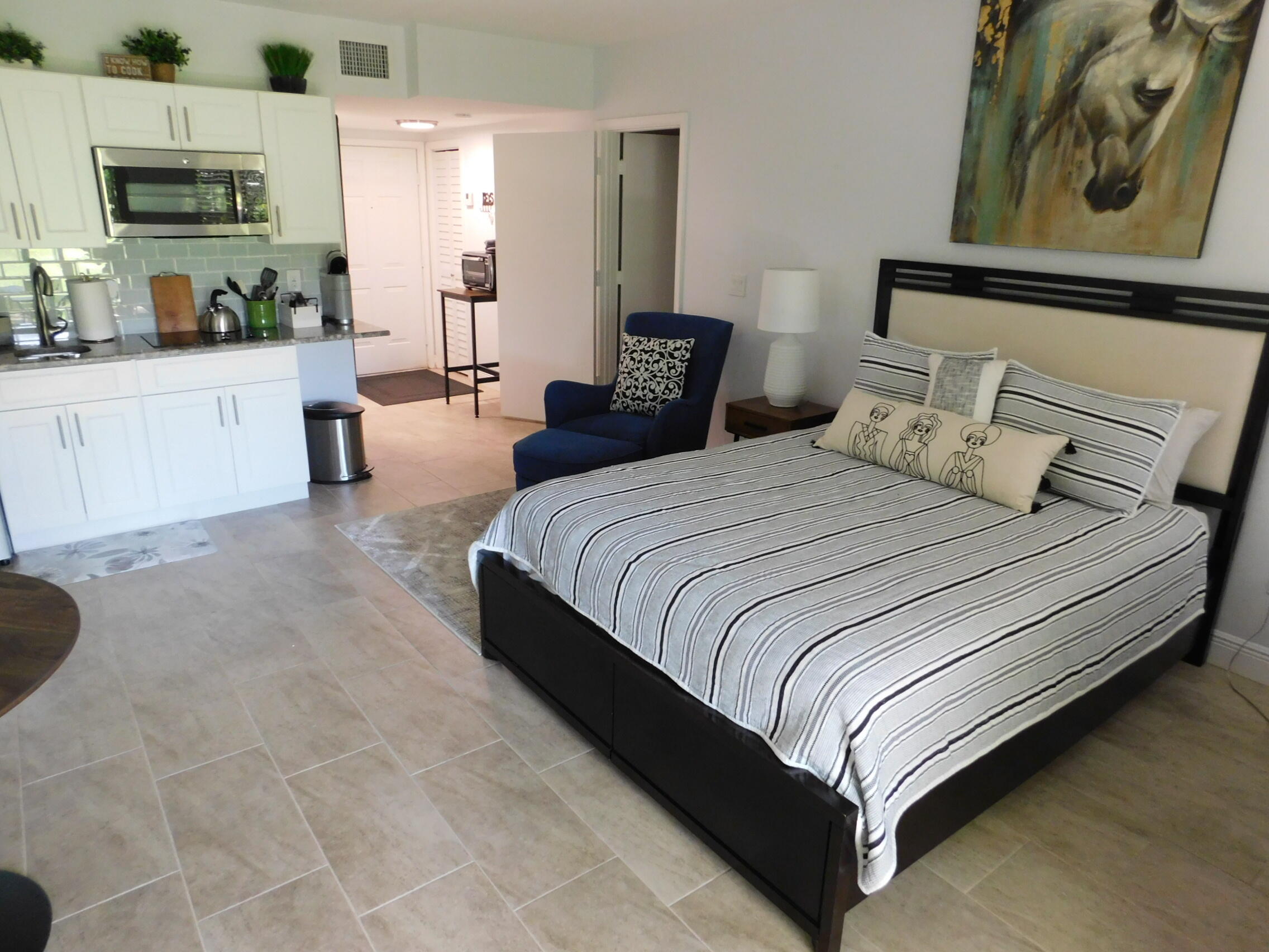 13334 Polo Club Road, 246-247