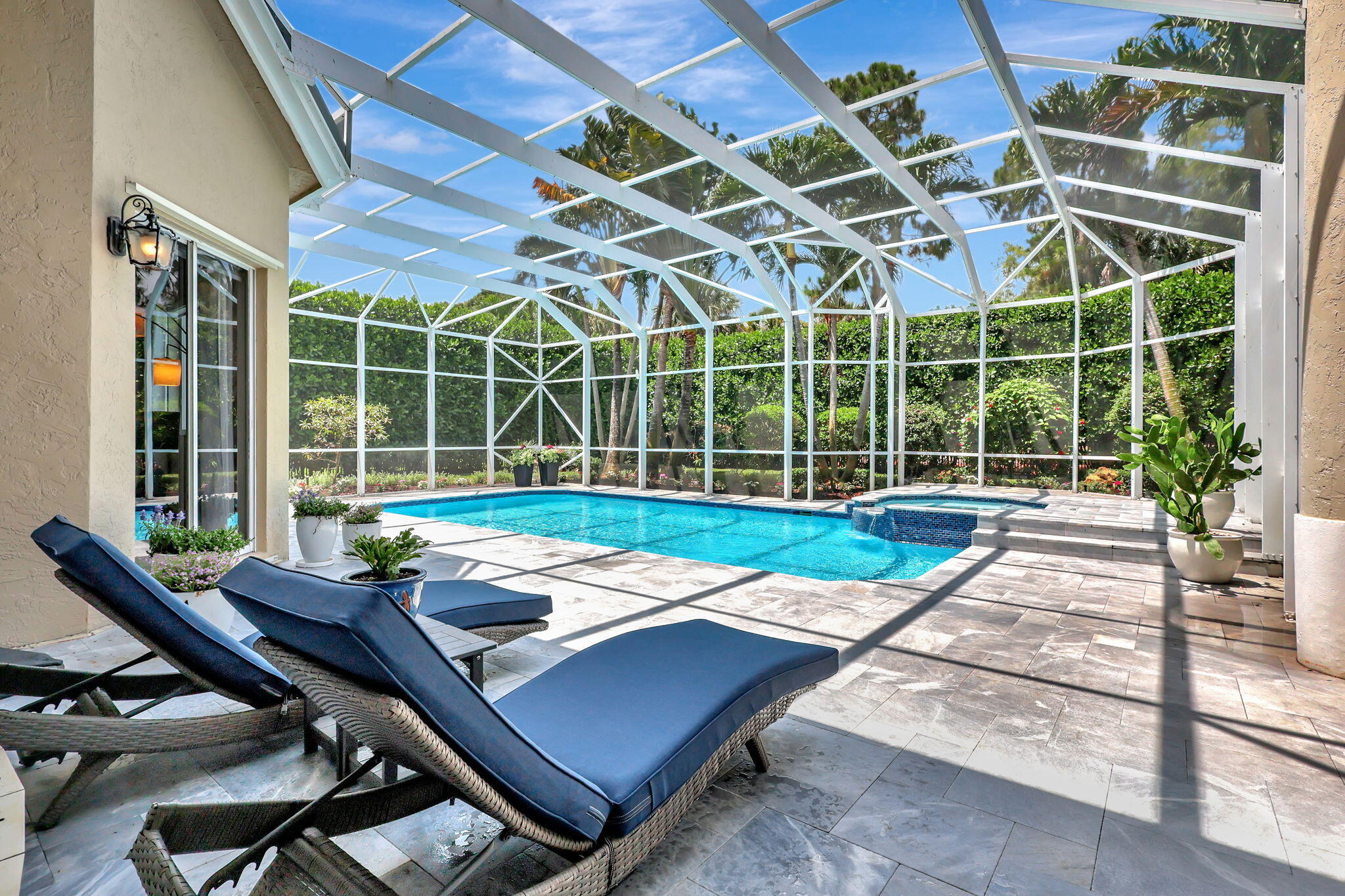 827 Forest Glen Lane
