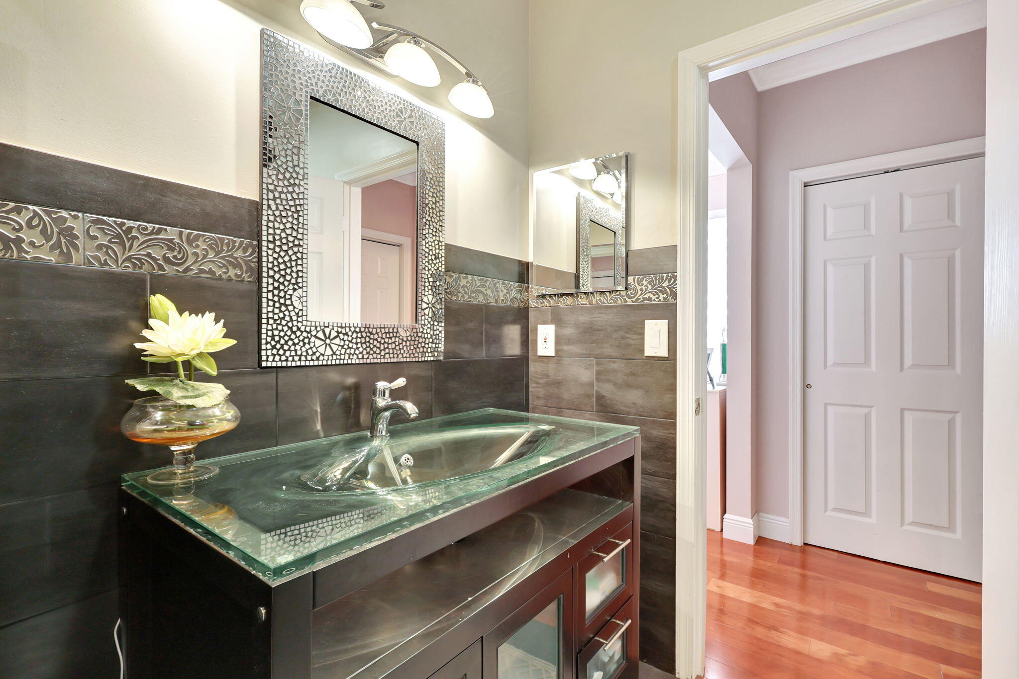 827 Forest Glen Lane