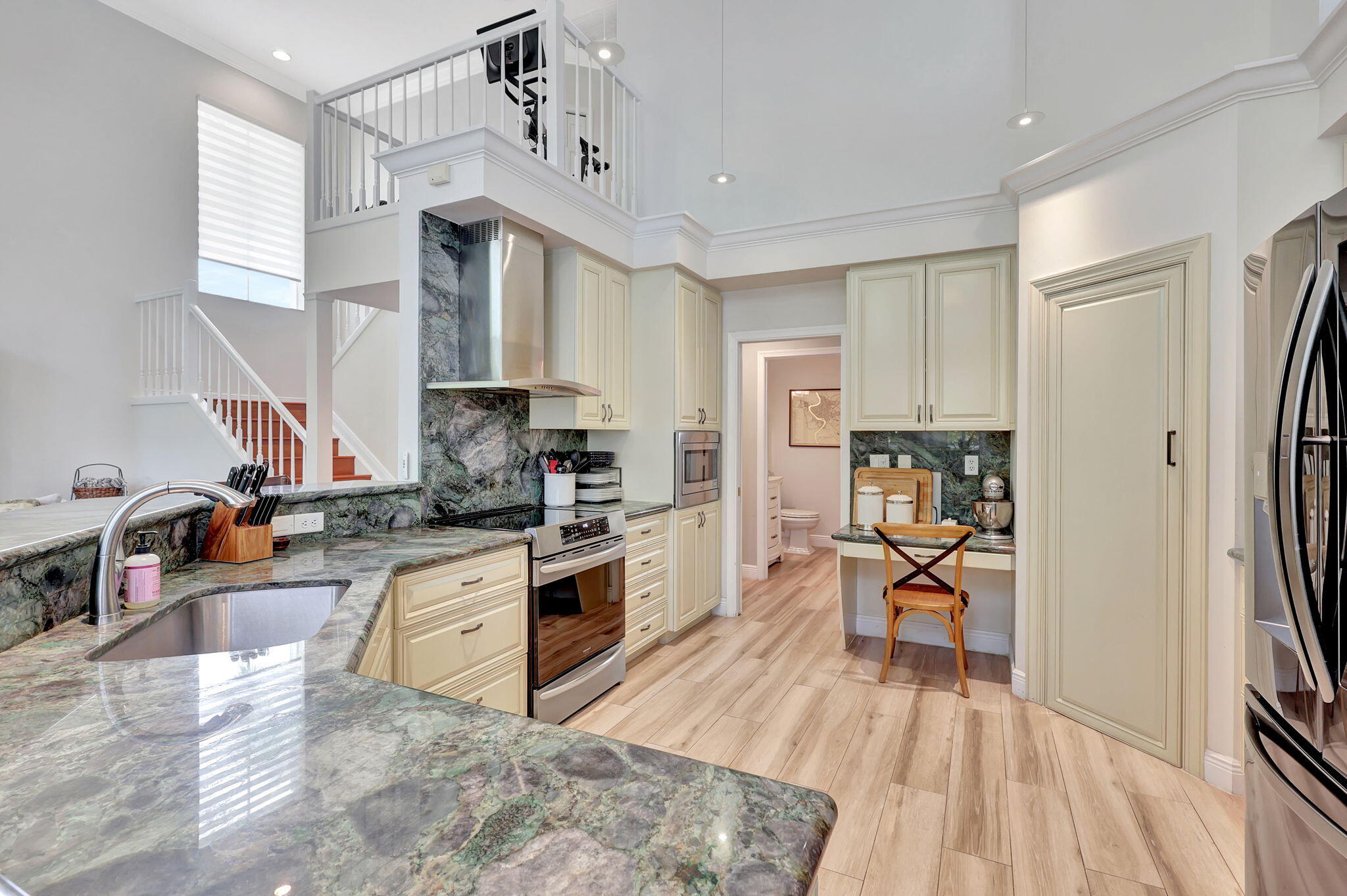 827 Forest Glen Lane