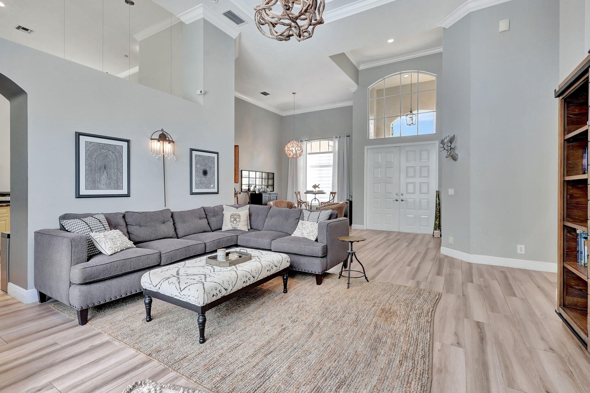 827 Forest Glen Lane