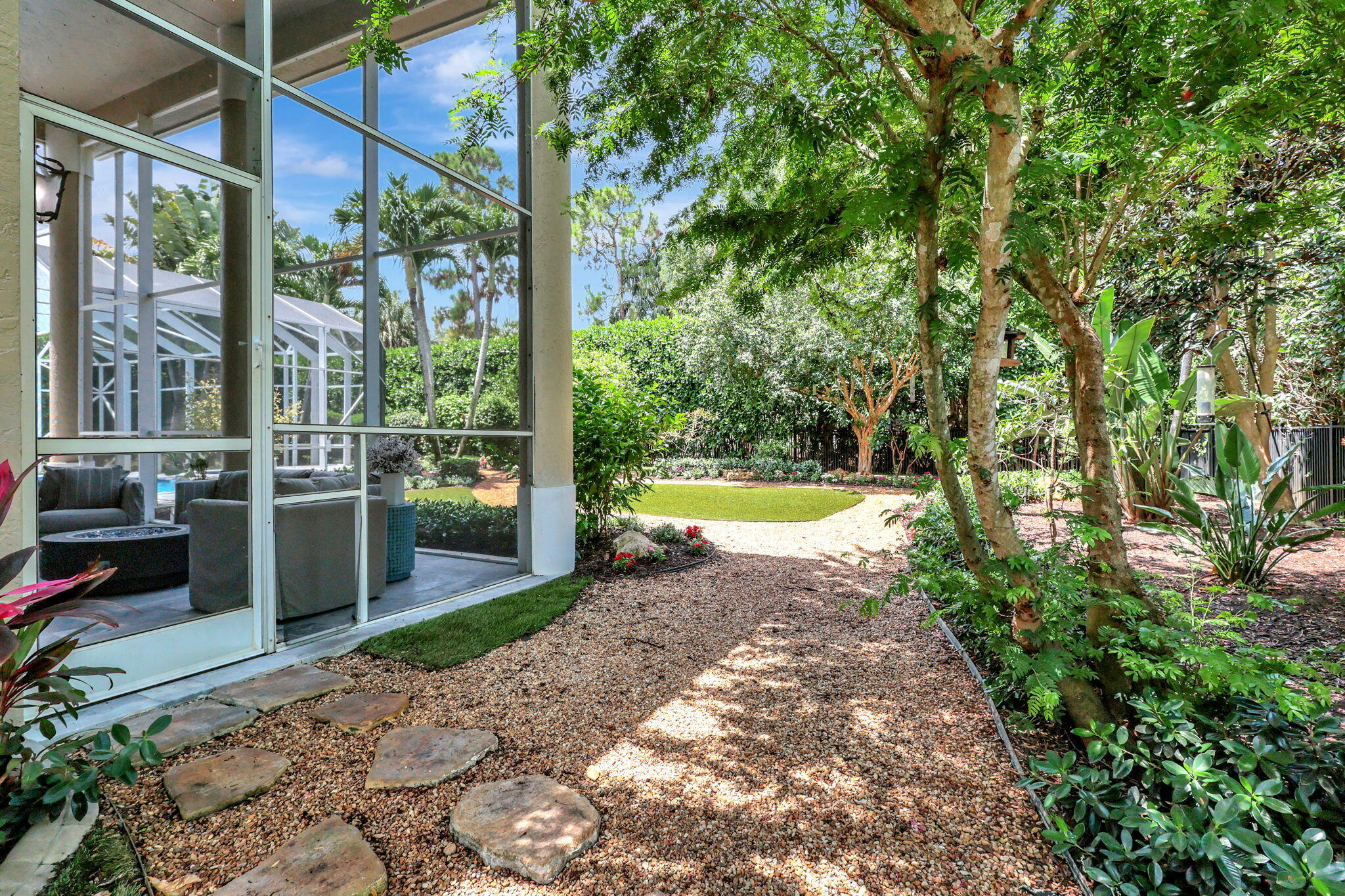 827 Forest Glen Lane