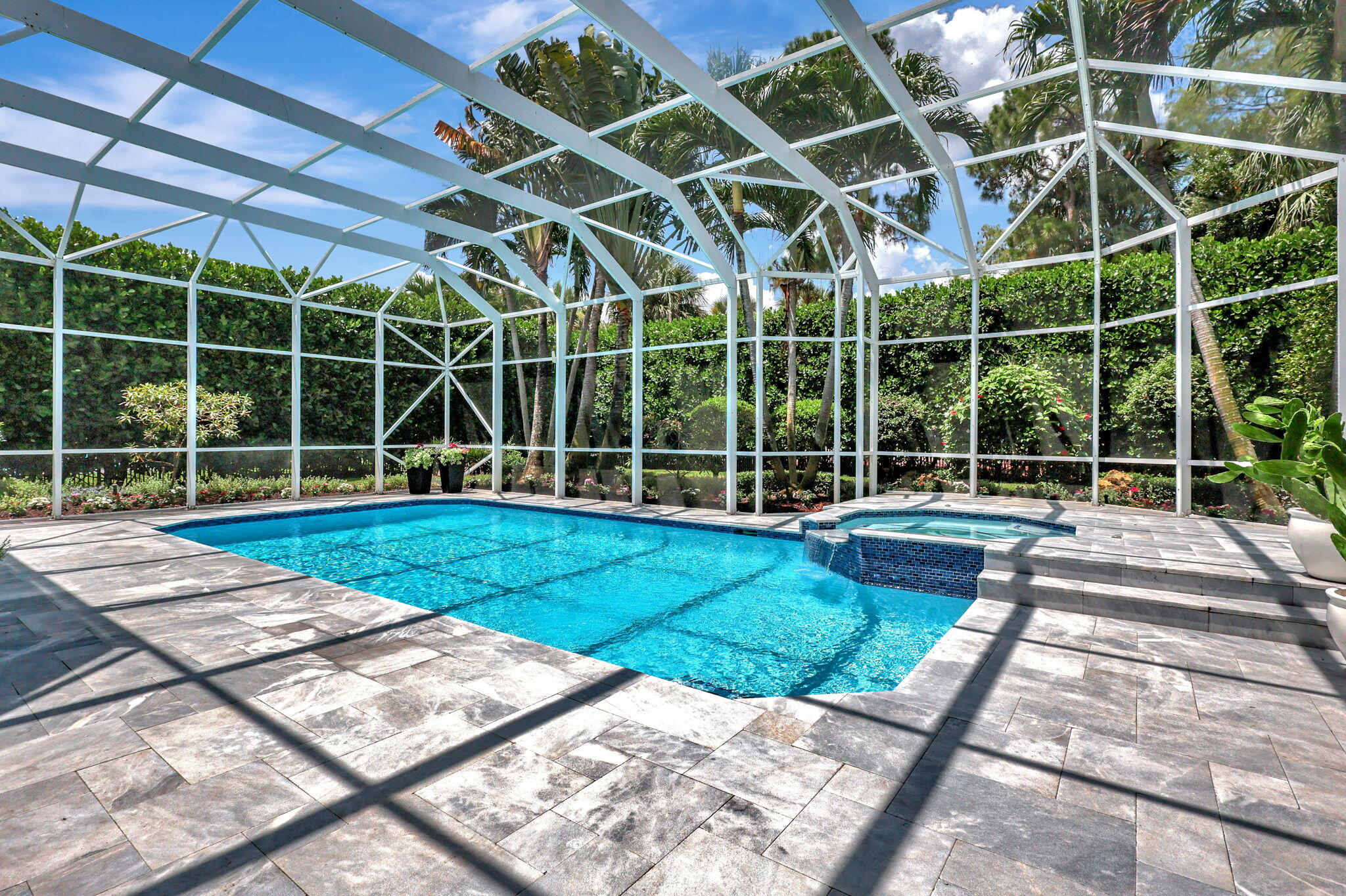 827 Forest Glen Lane