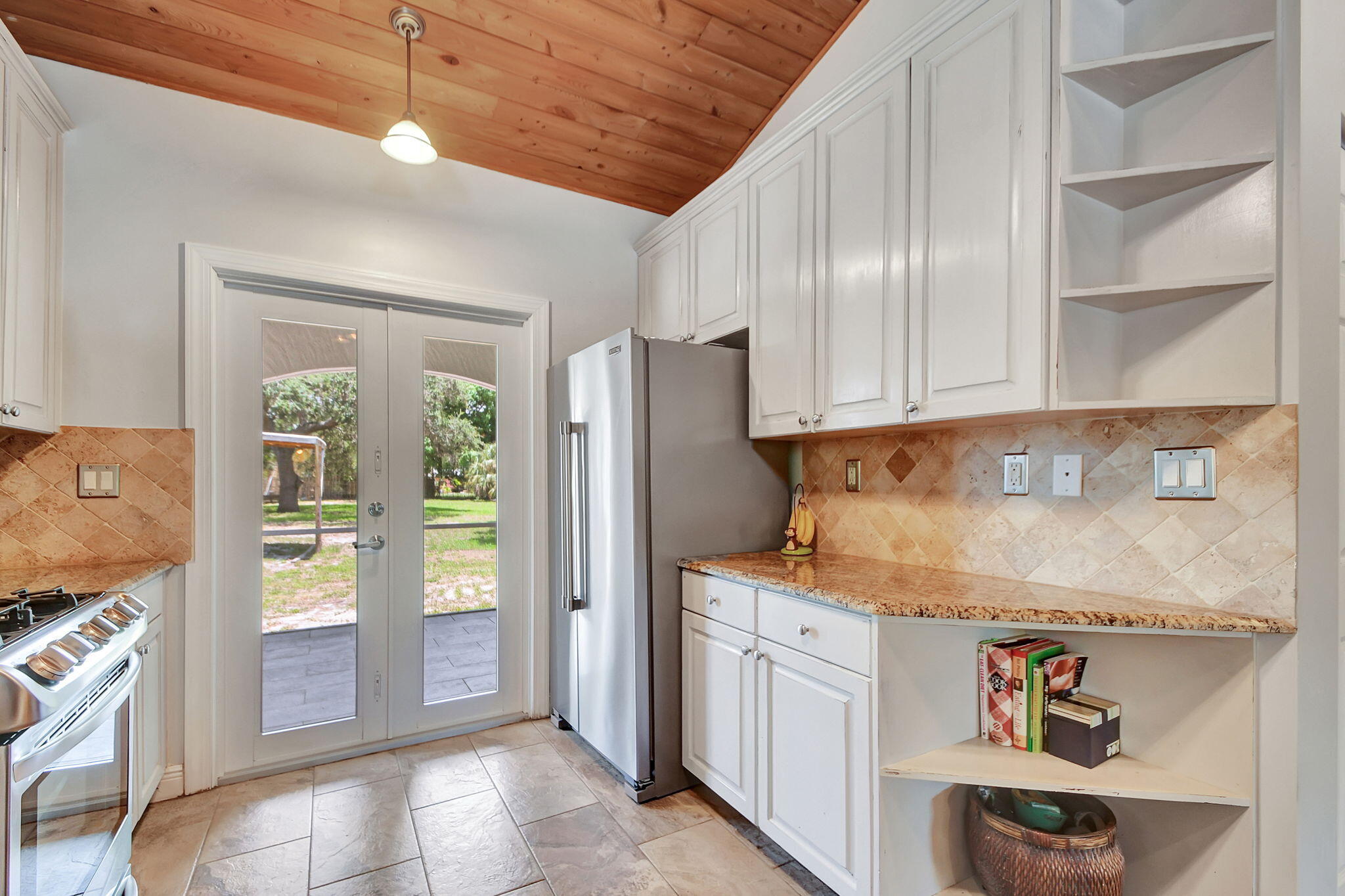 609 Avenida Hermosa