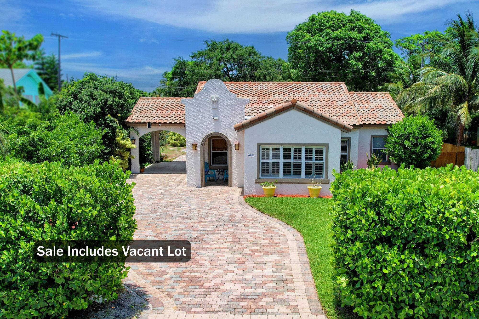 609 Avenida Hermosa