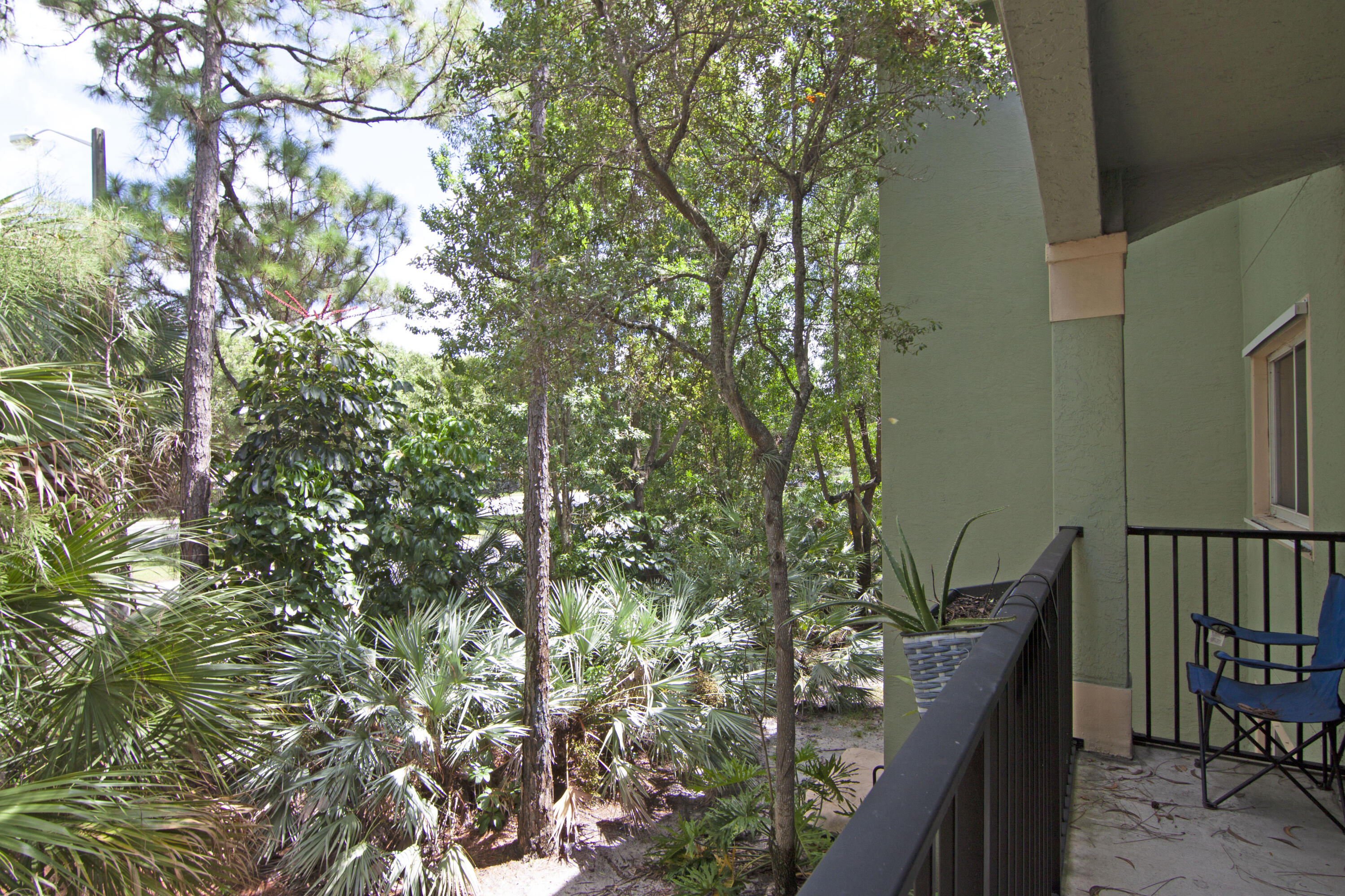 360 Crestwood Circle 202