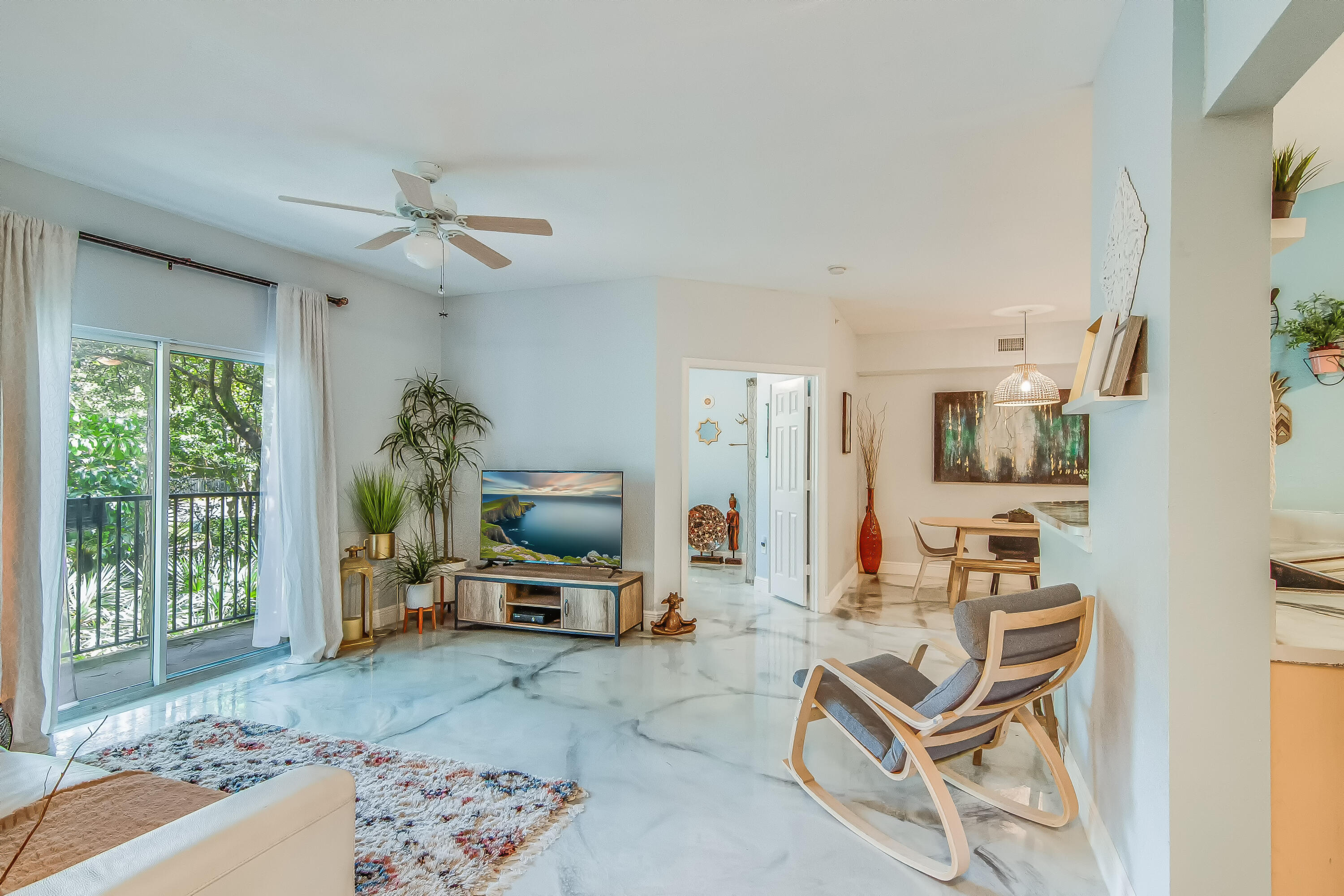 360 Crestwood Circle 202