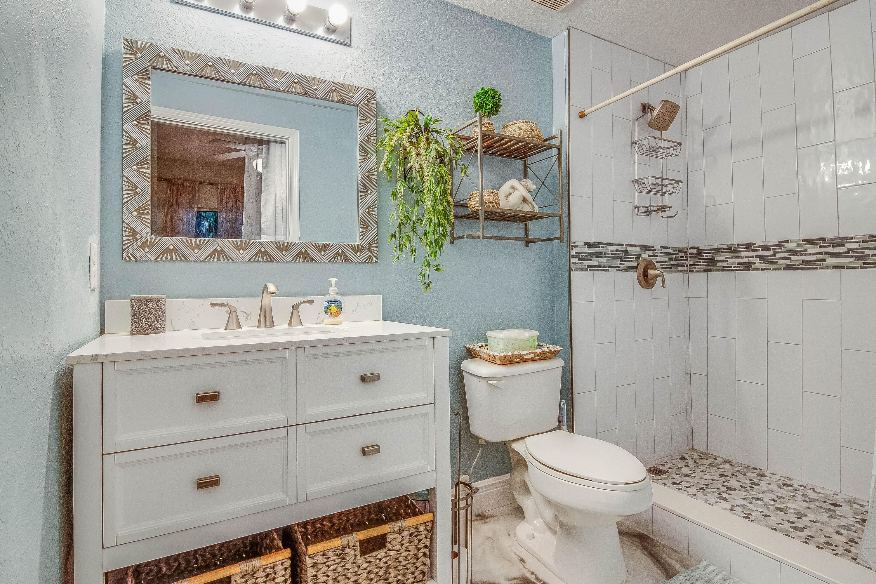 360 Crestwood Circle 202