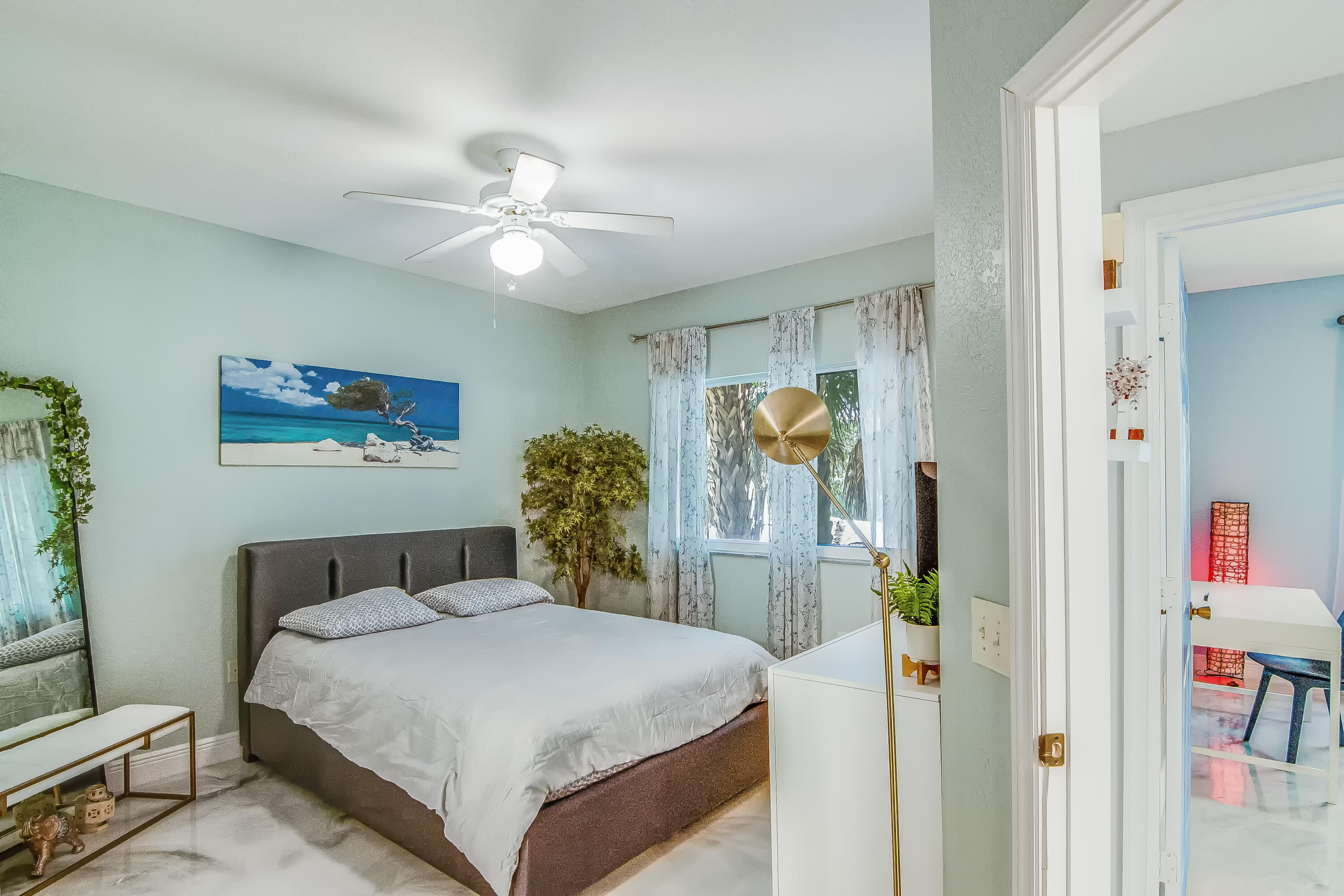 360 Crestwood Circle 202