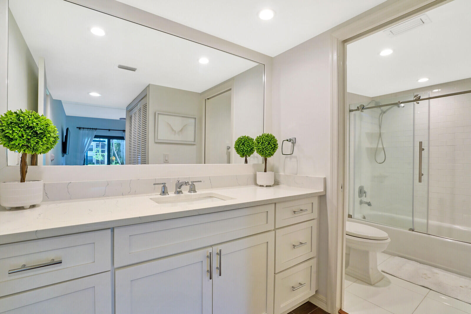11863 Wimbledon Circle 422