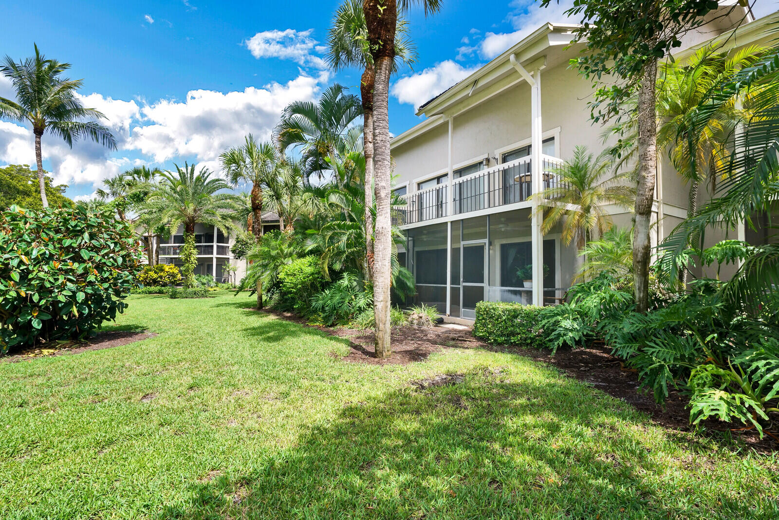 11863 Wimbledon Circle 422