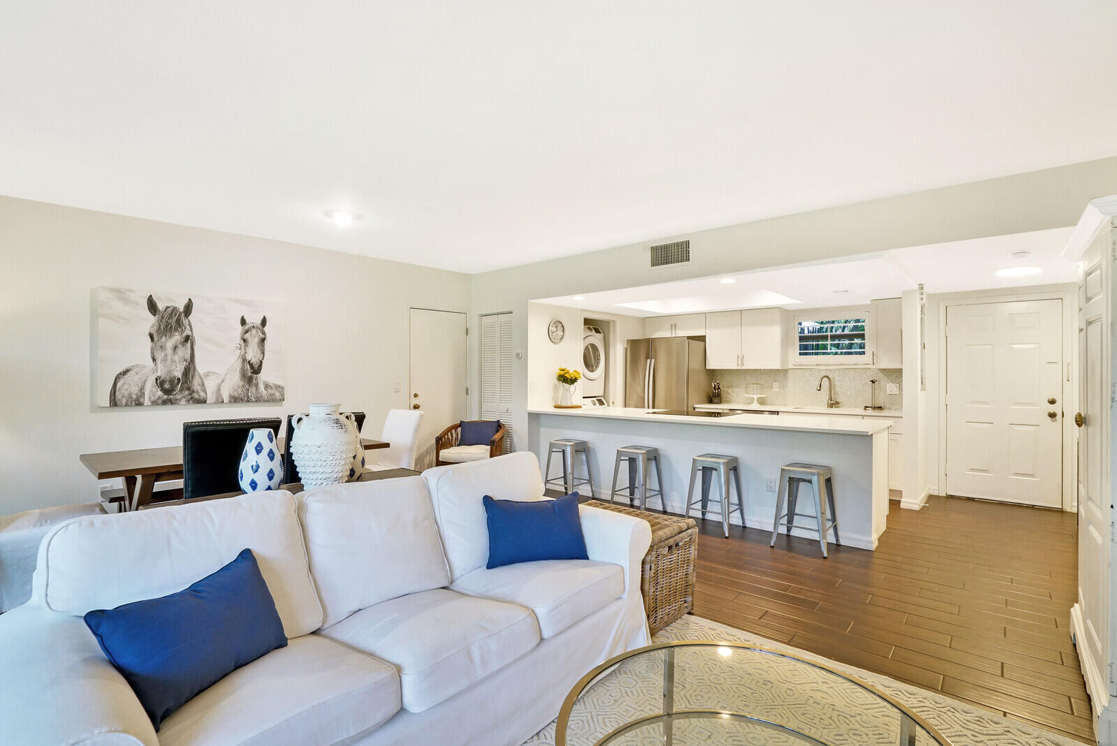 11863 Wimbledon Circle 422